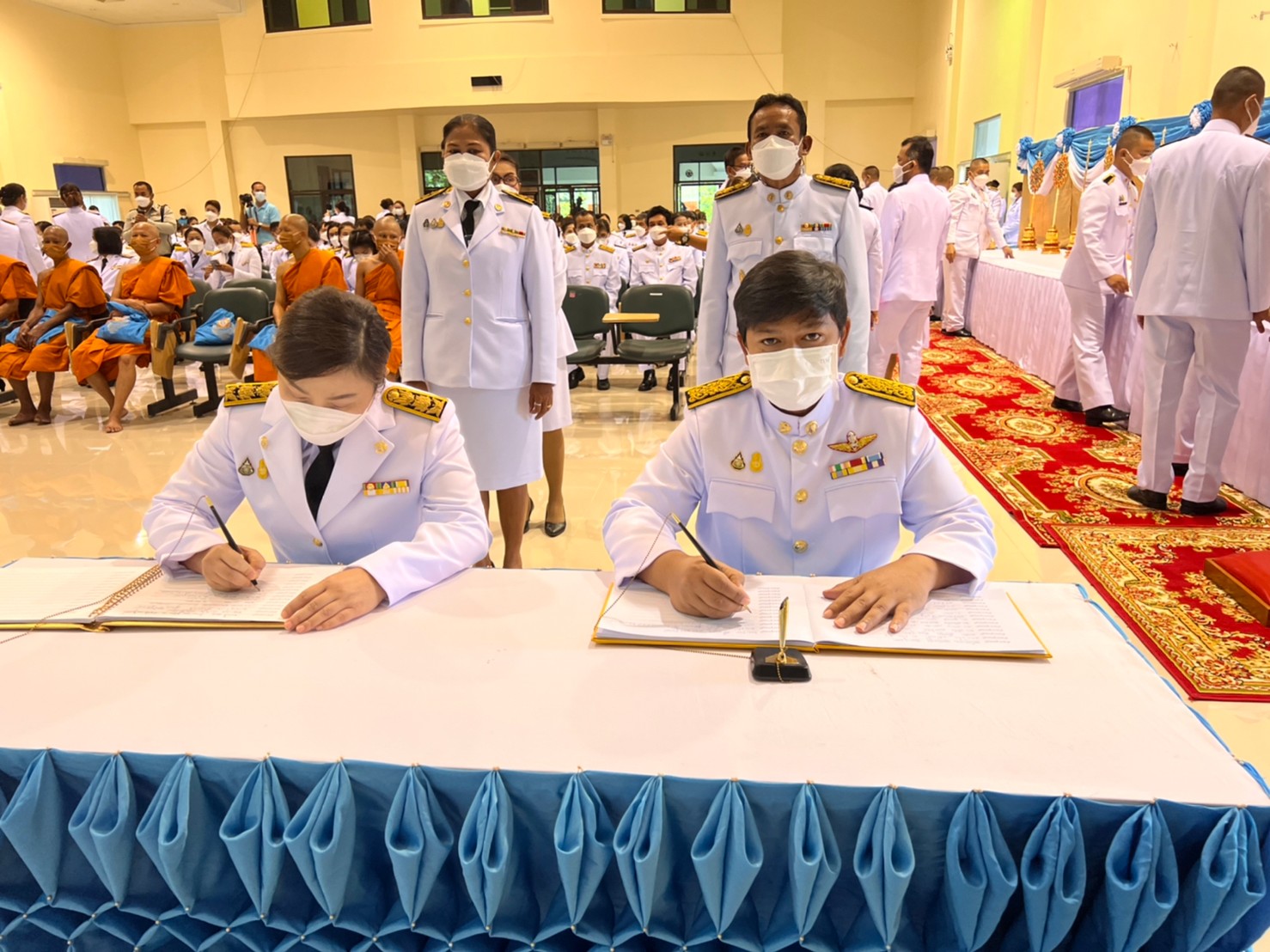 การประปาส่วนภูมิภาคสาขาชุมพร ร่วมกิจกรรมพิธีลงนามถวายพระพรชัยมงคลและพิธีทางศาสนามหามงคล 5 ศาสนา  เนื่องในวันเฉลิมพระชนมพรรษา 12 สิงหาคม 2565 ณ หอประชุมจังหวัดชุมพร
