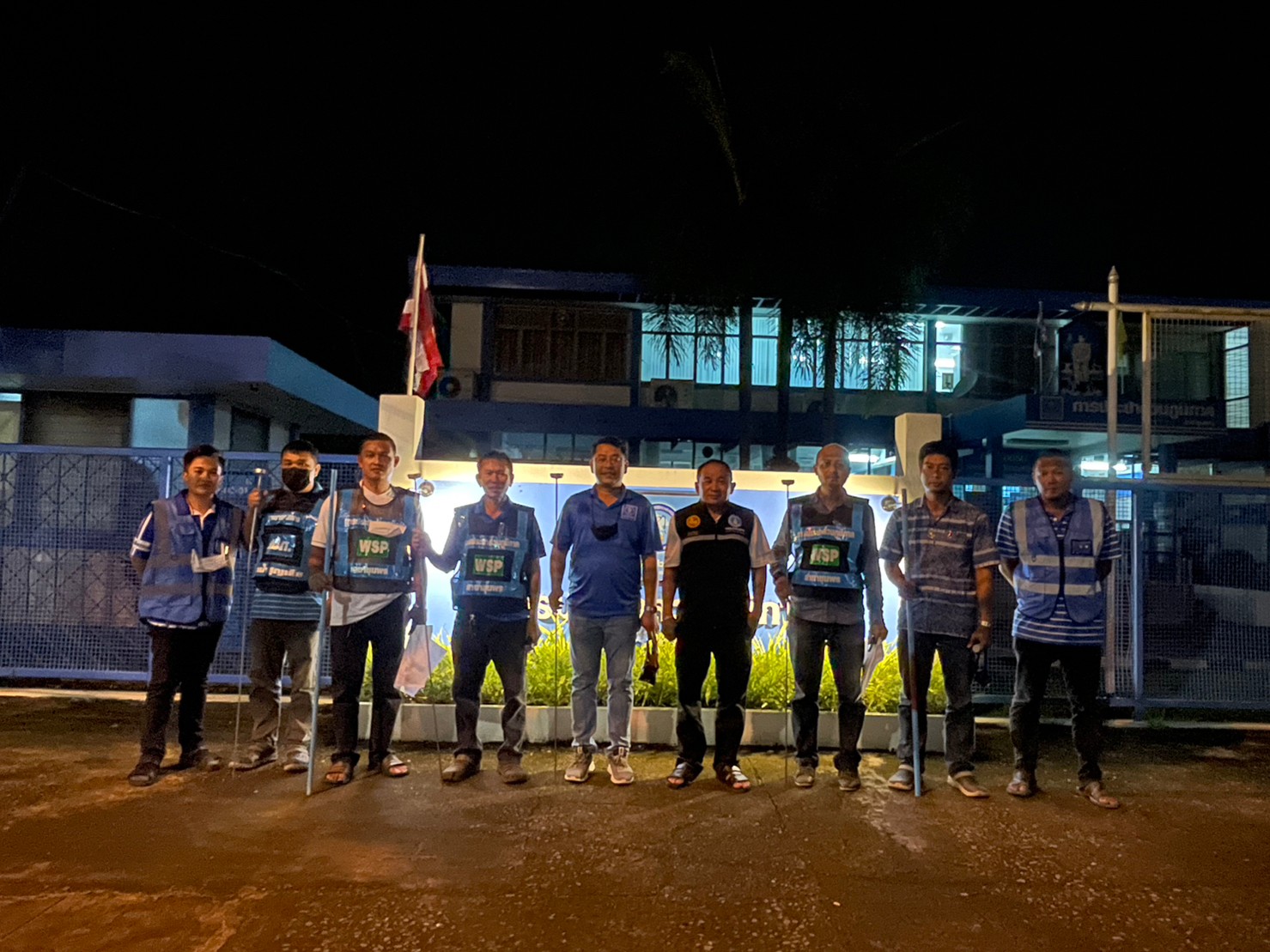 การประปาส่วนภูมิภาคสาขาชุมพร ดำเนินกิจกรรมลงพื้นที่เดินสำรวจหาท่อแตกท่อรั่ว บริเวณพื้นที่ถนนปรมินทรมรรคา ตำบลท่าตะเภา อำเภอเมือง จังหวัดชุมพร