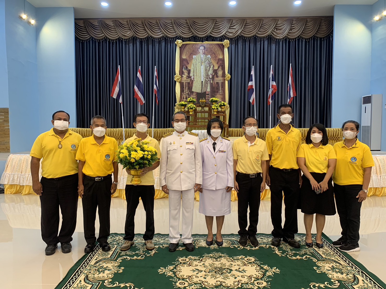 กปภ.สาขาปากพนัง เข้าร่วมพิธีวางพานพุ่มดอกไม้และพิธีถวายบังคมหน้าพระบรมฉายาลักษณ์ พระบาทสมเด็จพระบรมชนกาธิเบศร มหาภูมิพลอดุลยเดชมหาราช บรมนาถบพิตร