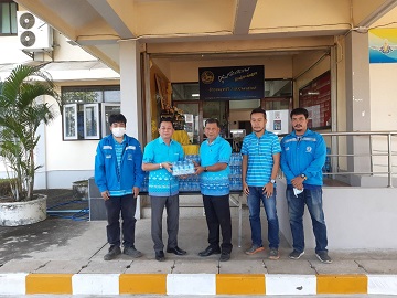 การประปาส่วนภูมิภาคสาขาพยุหะคีรี มอบน้ำดื่มบรรจุขวดให้แก่ ที่ว่าการทำเภอพยุหะคีรี ในกิจกรรมรณรงค์ป้องกันและลดอุบัติเหตุทางถนนช่วงเทศการปีใหม่ 2566