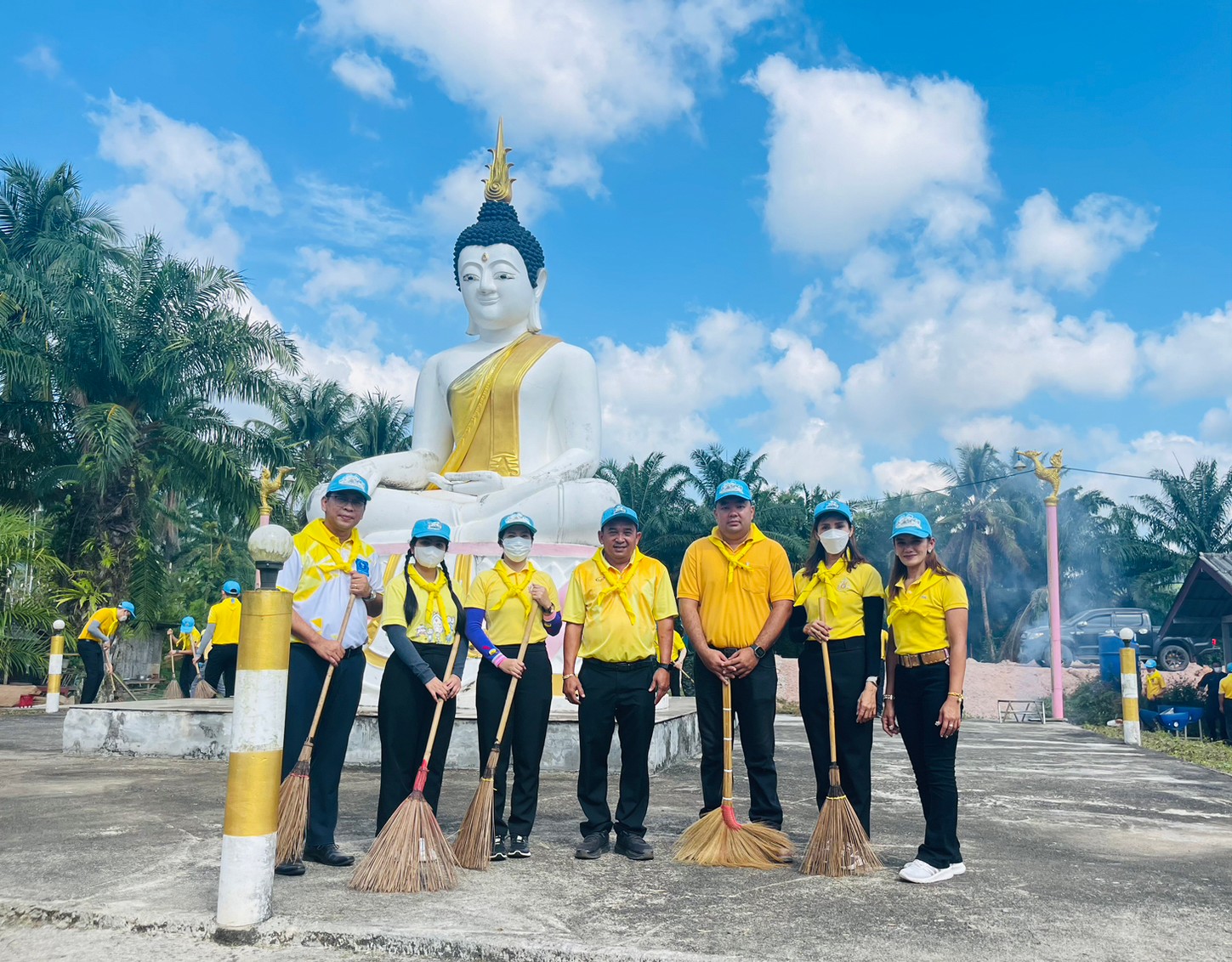 การประปาส่วนภูมิภาคสาขาชุมพร ร่วมกิจกรรมจิตอาสาพัฒนาเนื่องในวันที่ระลึก พระบาทสมเด็จพระพุทธยอดฟ้าจุฬาโลกมหาราชหรือวันจักรี