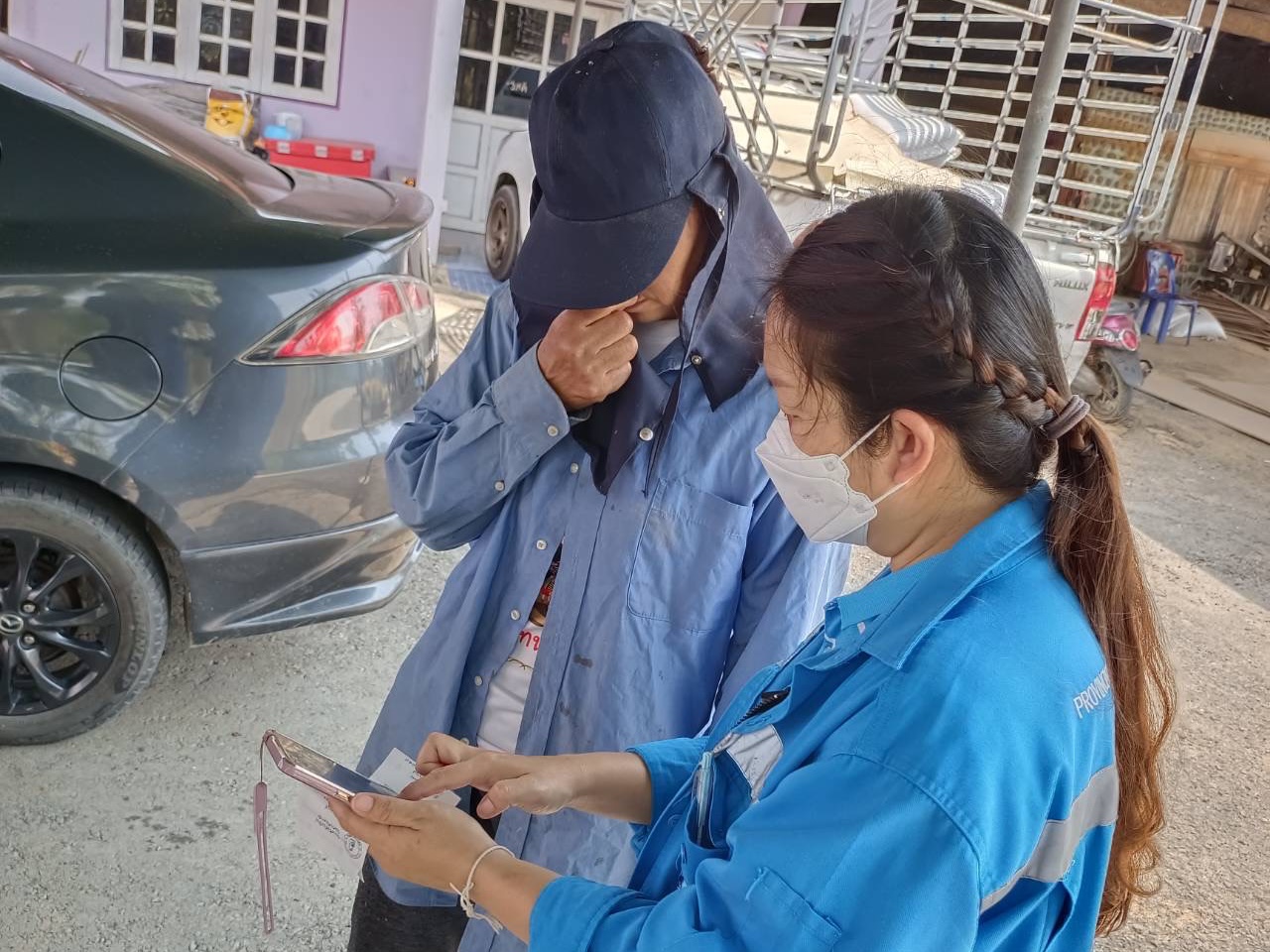 กปภ.สาขากุยบุรี ลงพื้นที่จัดกิจกรรม "เรามี Line จะบอก" แนะนำ PWA Line Official  พร้อมตรวจสอบมาตรวัดน้ำ อย่างต่อเนื่อง