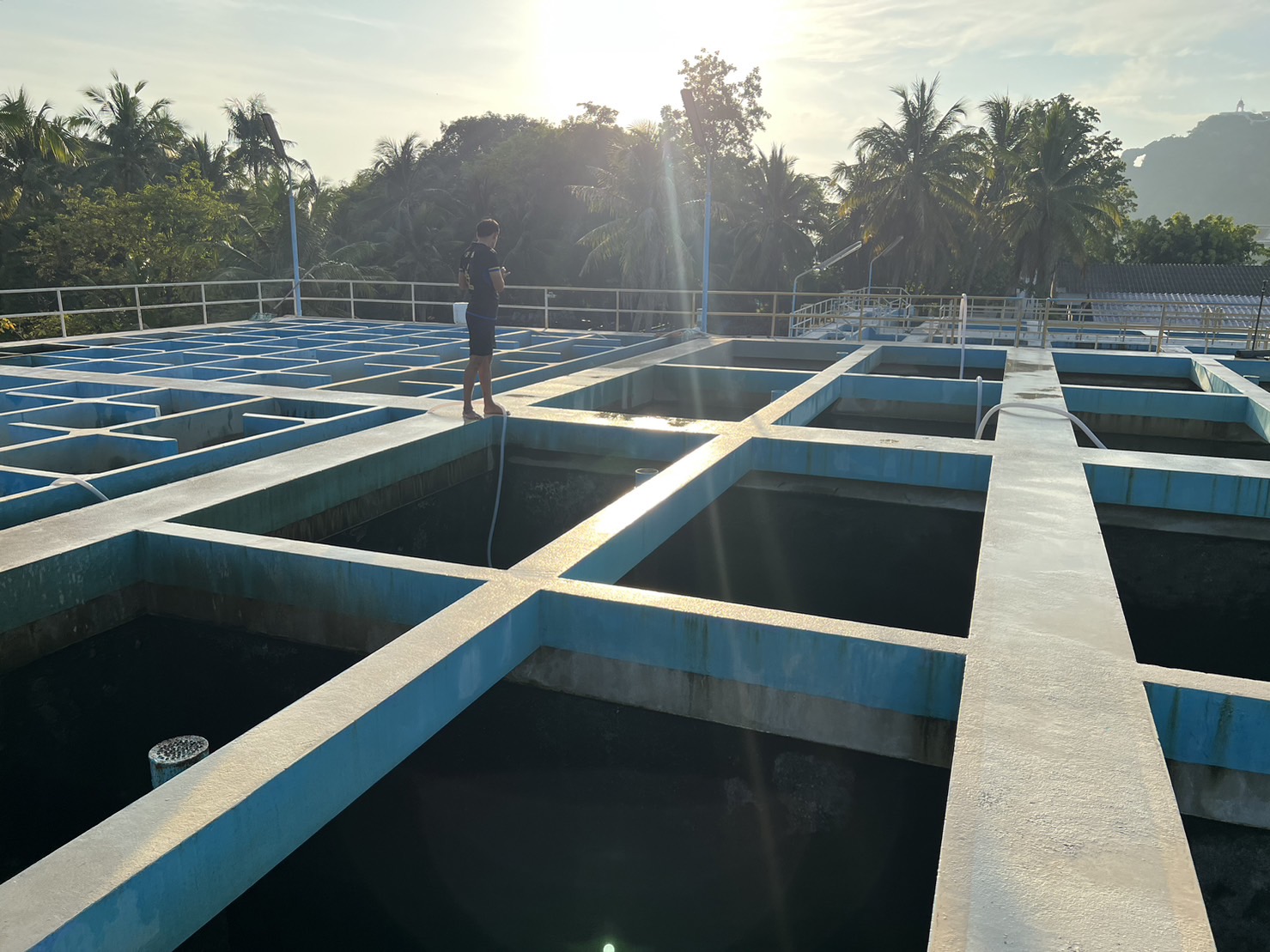 การประปาส่วนภูมิภาคสาขาประจวบคีรีขันธ์ ดำเนินการล้างถังตกตะกอนโรงกรองขนาด 400 ลบม./ชม. ฝั่งตะวันตก