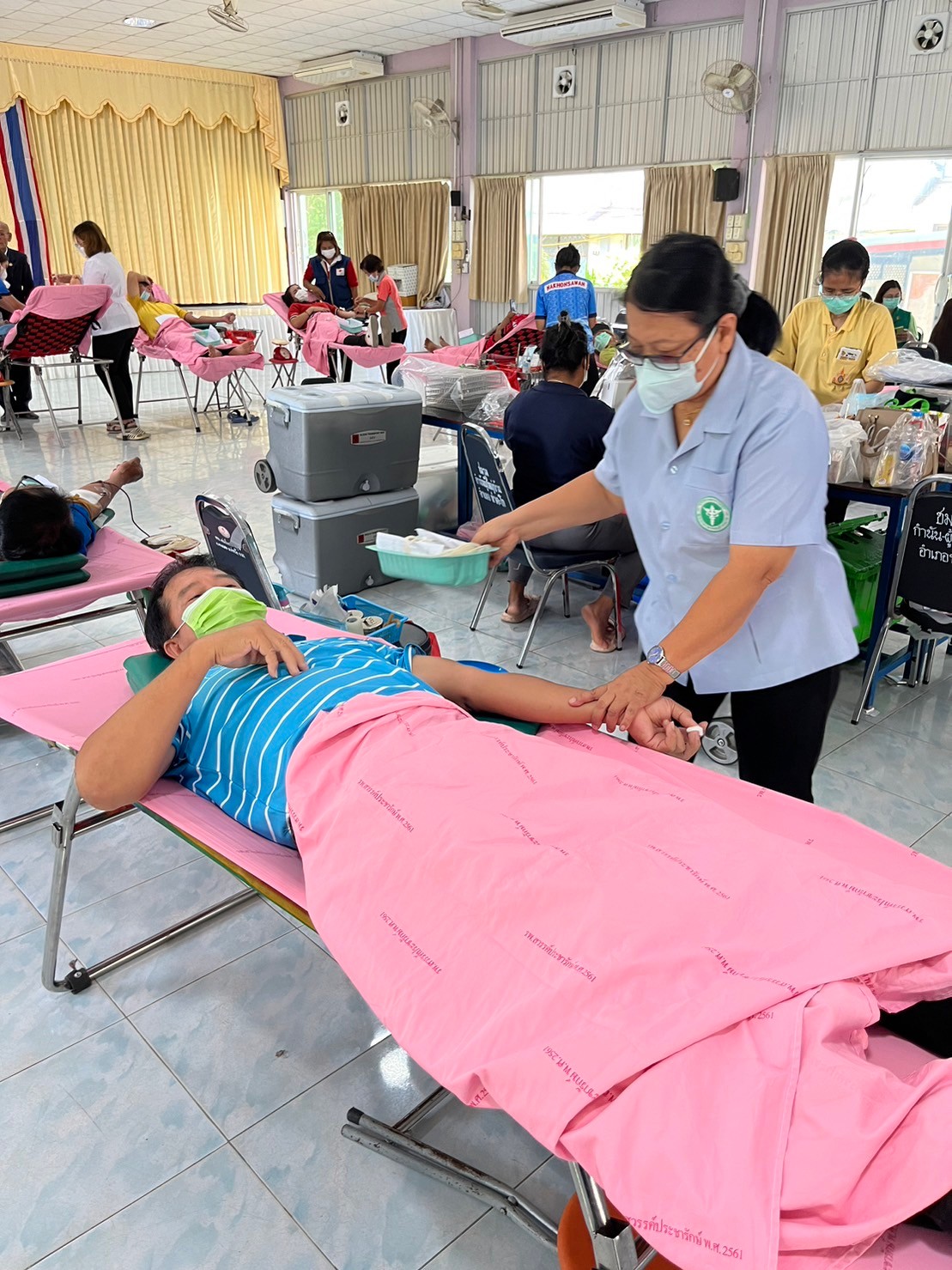 กปภ.สาขาท่าตะโก สนับสนุนน้ำดื่ม และร่วมกิจกรรมบริจาคโลหิต