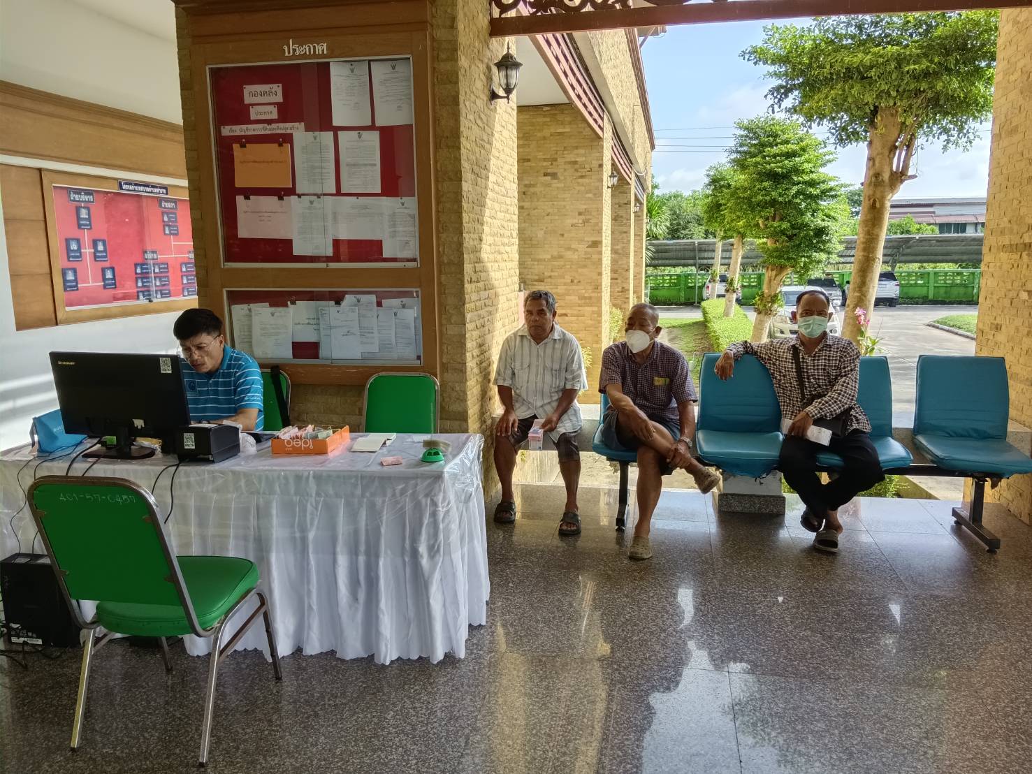 กปภ.สาขาจันดี ออกให้บริการรับชำระค่าน้ำนอกสถานที่ ณ เทศบาลท่ายาง