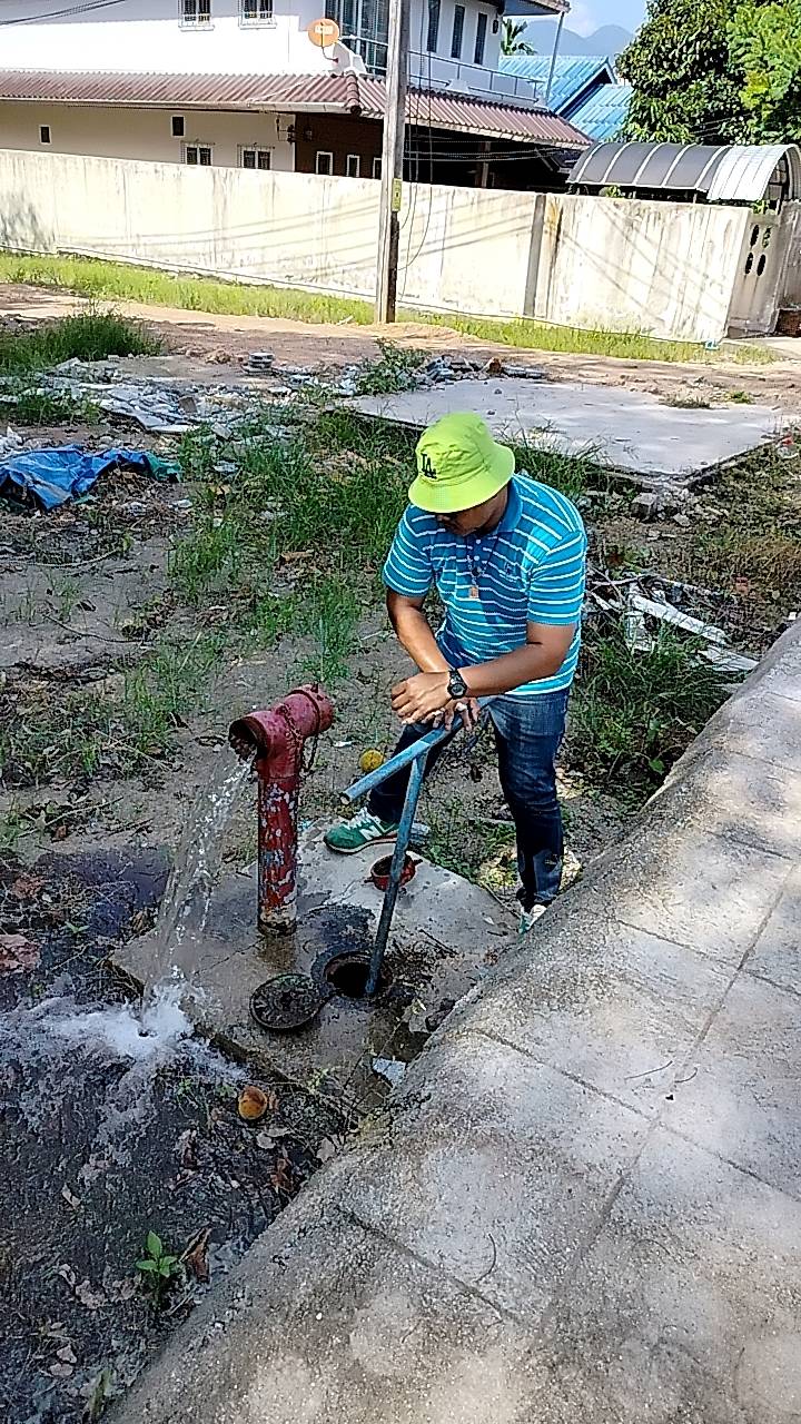 การประปาส่วนภูมิภาคสาขาจันดี ลงพื้นที่ระบายตะกอนในเส้นท่อจ่ายน้ำ ประจำเดือน มิถุนายน 2566