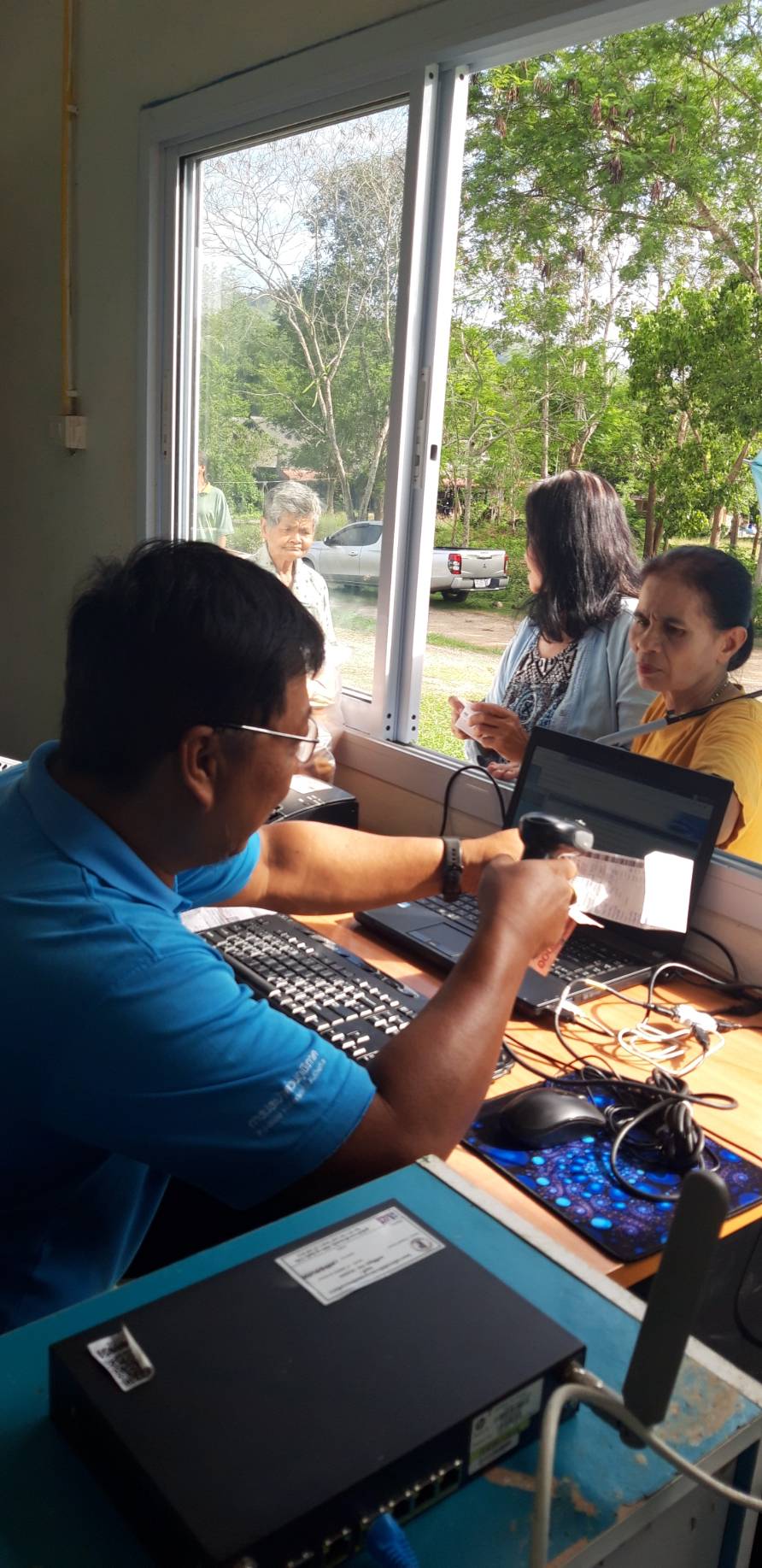 กปภ.สาขาบ้านตาขุน บริการรับชำระค่าน้ำประปานอกสถานที่ ณ สถานีผลิตน้ำเชี่ยวหลา