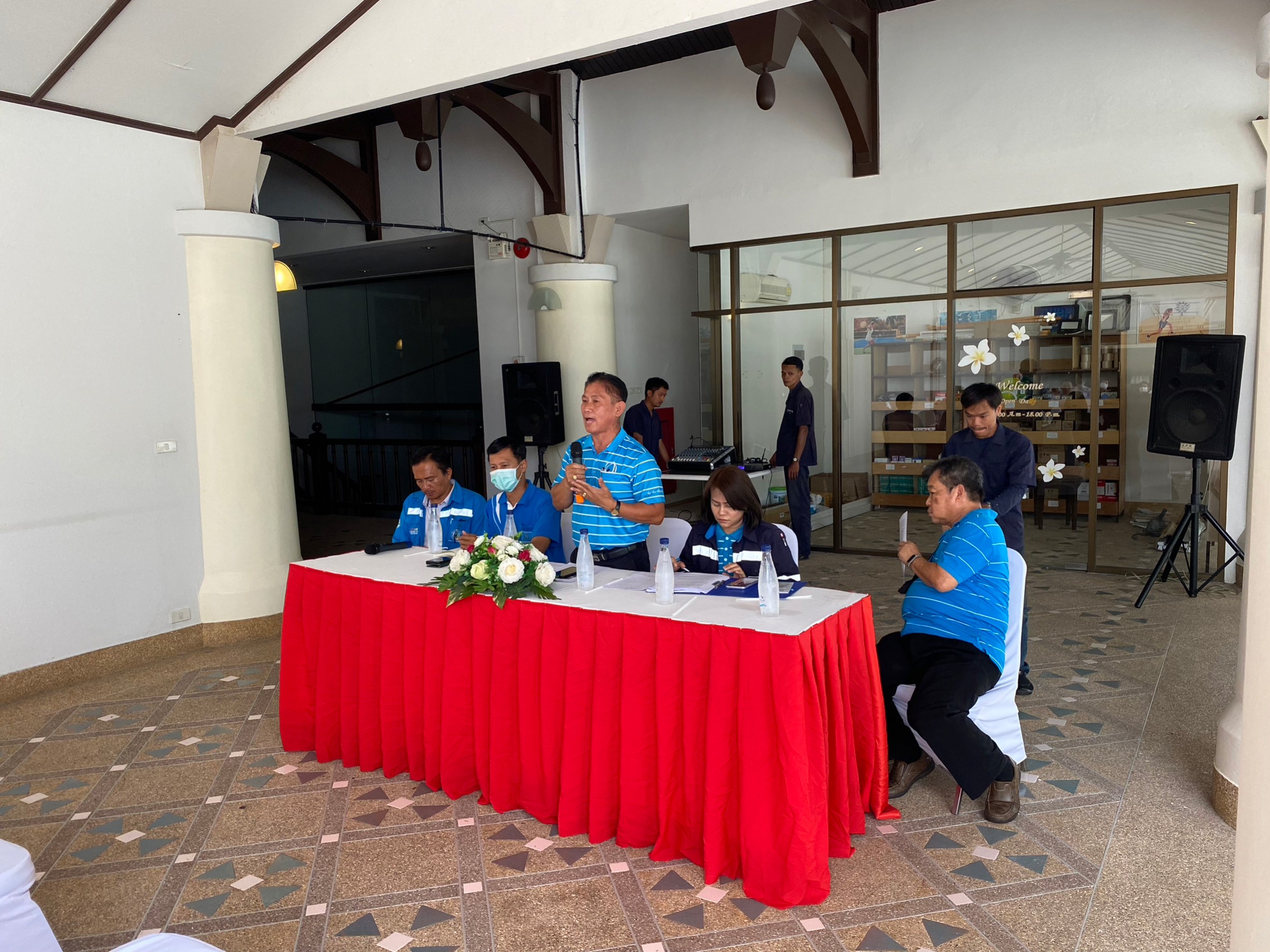 กปภ.สาขาปราณบุรี ลงพื้นที่พบปะลูกค้า แก้ไขปัญหาข้อร้องเรียน พร้อมรับฟังปัญหานำมาจัดเตรียมแผนรองรับต่อไป ตามโครงการเติมใจให้กัน  ณ หมู่บ้านปาล์มฮิลส์ อำเภอชะอำ จังหวัดเพชรบุรี