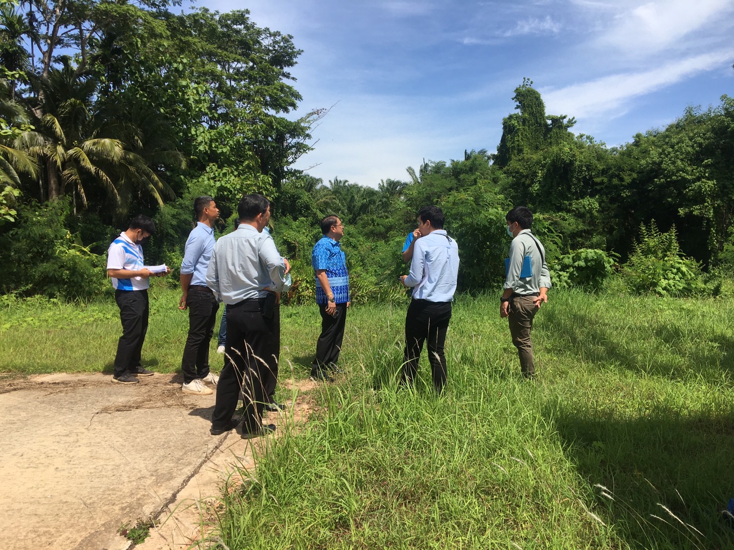 การประปาส่วนภูมิภาคสาขากาญจนดิษฐ์ ให้การต้อนรับ นายประทีป กุศลวัฒนะ ผอ.กปภ.ข.4   มานิต อินทรประเสริฐ ผอ.กองแผนและวิชาการ และนายภาษิต พันลำ ผู้อำนวยการกองแผนกลยุทธ์และวิศวกรรมทรัพยากรน้ำ ในโอกาสลงพื้นที่ ตรวจเยี่ยมกปภ.สาขากาญจนดิษฐ์