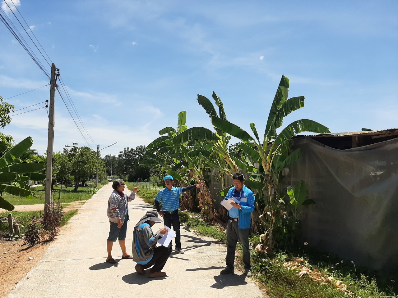 กปภ.สาขาปราณบุรี จัดกิจกรรมเติมใจให้กัน ลงพื้นที่ออกหน่วยประชาสัมพันธ์เชิงรุก เพิ่มผู้ใช้น้ำและปริมาณน้ำจำหน่าย สร้างความเชื่อมั่นด้านคุณภาพ และบริการของ กปภ. แนวเส้นท่อเมนใหม่ ณ หมู่บ้านสามพระยา ตำบลชะอำ จังหวัดเพชรบุรี