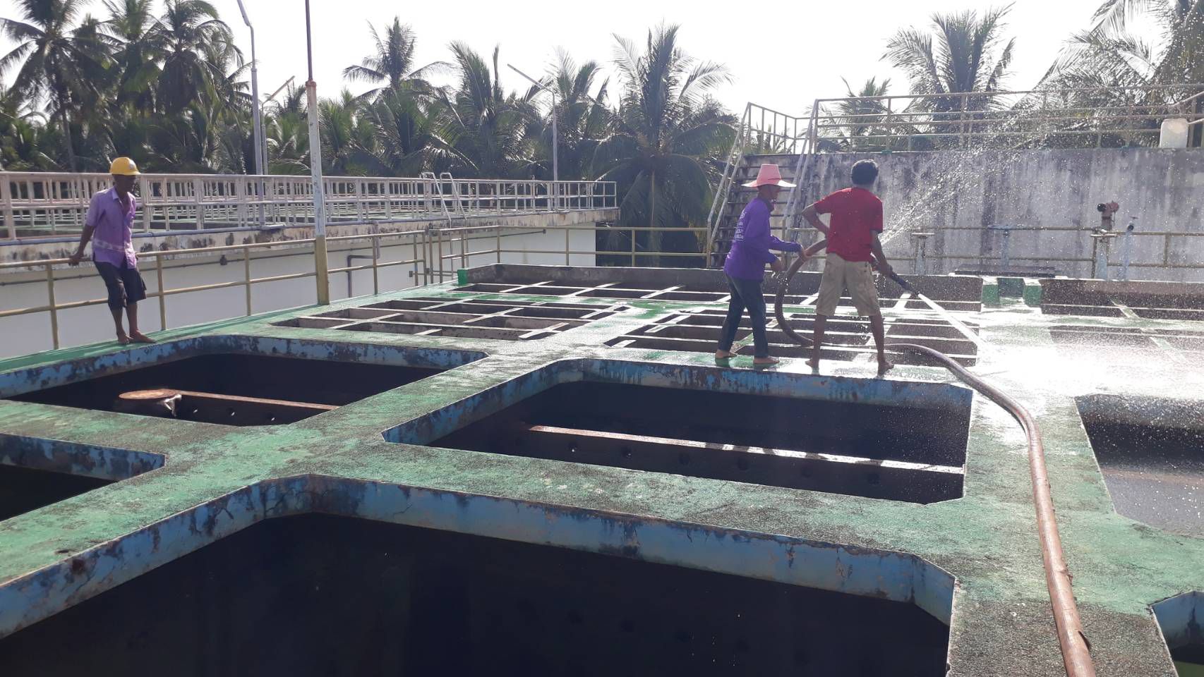 กปภ.สาขาปากพนัง ดำเนินการล้างถังตกตะกอนโรงกรองน้ำ ณ  แม่ข่ายปากพนัง ตามแผนงานโครงการจัดการน้ำสะอาด (WSP)