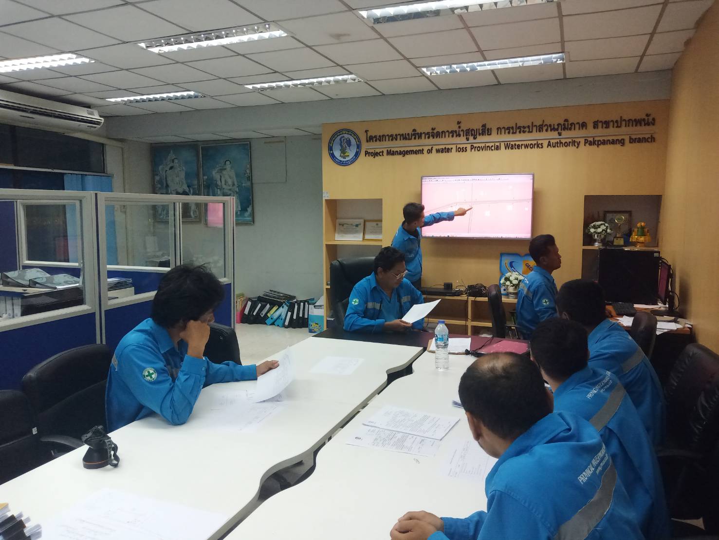 กปภ.สาขาปากพนัง ลงพื้นที่เดินสำรวจหาท่อแตก/ท่อรั่ว จากการทำ step test ในพื้นที่ DM-01-01-01 ตามแผนลดน้ำสูญเสีย บริเวณพื้นที่ ต.บางศาลา,ต.ป่าระกำ,ต.บ้านใหม่ อ.ปากพนัง จ.นครศรีธรรมราช