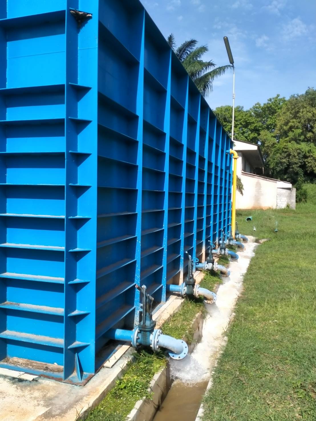 กปภ.สาขาด่านช้าง จัดกิจกรรม ล้างทำความสะอาดถังตกตะกอน