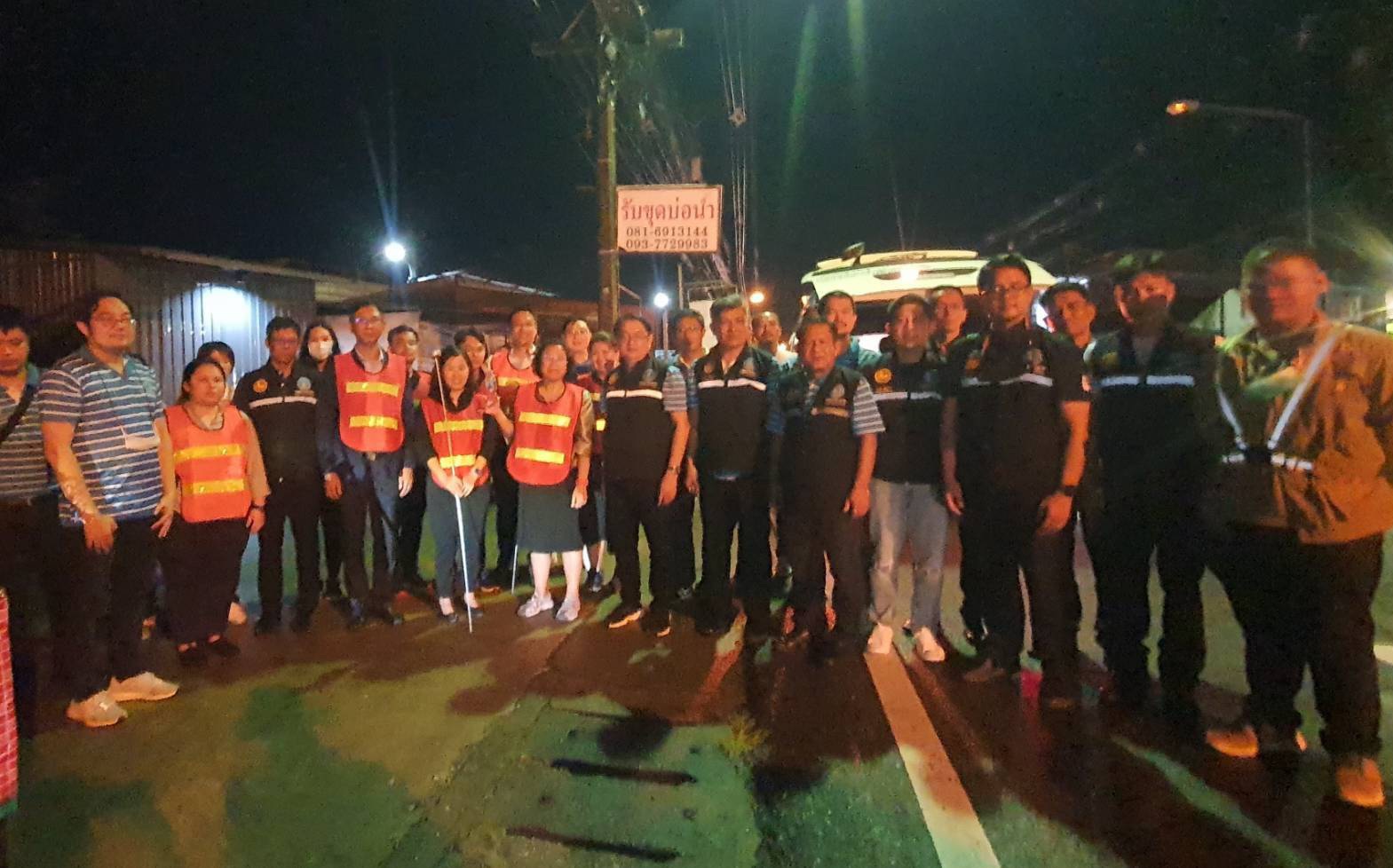 นายสุรชัย เชื้อแพ่ง รองผู้ว่าการ (ปฏิบัติการ 5) นายประทีป กุศลวัฒนะ ผู้อำนวยการการประปาส่วนภูมิภาคเขต 4 พร้อมด้วยสภาพัฒนาการเศรษฐกิจและสังคมแห่งชาติ&#8203; ร่วมลงพื้นที่ทำ Step test ค้นหาท่อแตกท่อรั่วบริเวณพื้นที่ DMA-19