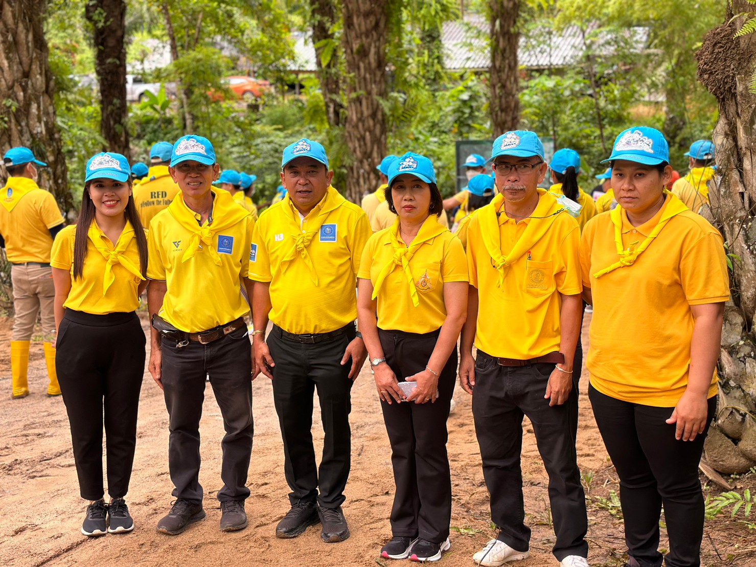 การประปาส่วนภูมิภาคสาขาชุมพร เข้าร่วมกิจกรรมทำฝายตามนโยบาย " 1 กระทรวง 1ฝาย" ณ แพรกห้วยช้างแหก หมู่ที่ 4 ตำบลวังไผ่ อำเภอเมือง จังหวัดชุมพร