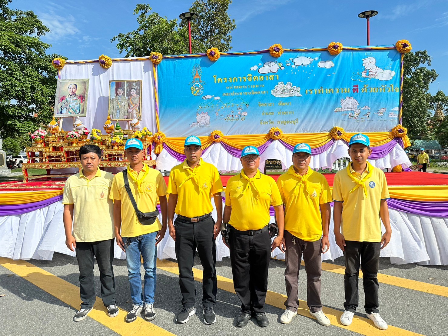 กปภ.สาขาท่ามะกา เข้าร่วมกิจกรรมจิตอาสาปรับปรุงภูมิทัศน์วัดพระแท่นดงรังวรวิหาร เนื่องในวันคล้ายวันสวรรคต สมเด็จพระจุลจอมเกล้าเจ้าอยู่หัว วันพุธที่ 25 ตุลาคม 2566