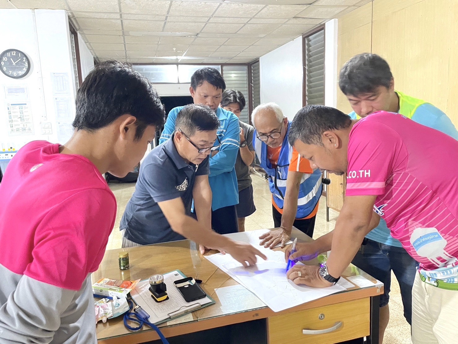 กปภ.สาขาขลุง เดินหน้าลดน้ำสูญเสีย ออกสำรวจหาท่อรั่วในพื้นที่ตามแผน (ทำ Step Test) ต่อเนื่อง ค้นหาท่อแตก/รั่ว MM05 สถานีผลิตน้ำพลิ้ว จ่ายพื้นที่ ต.บางสระเก้า อ.แหลมสิงห์ จ.จันทบุรี