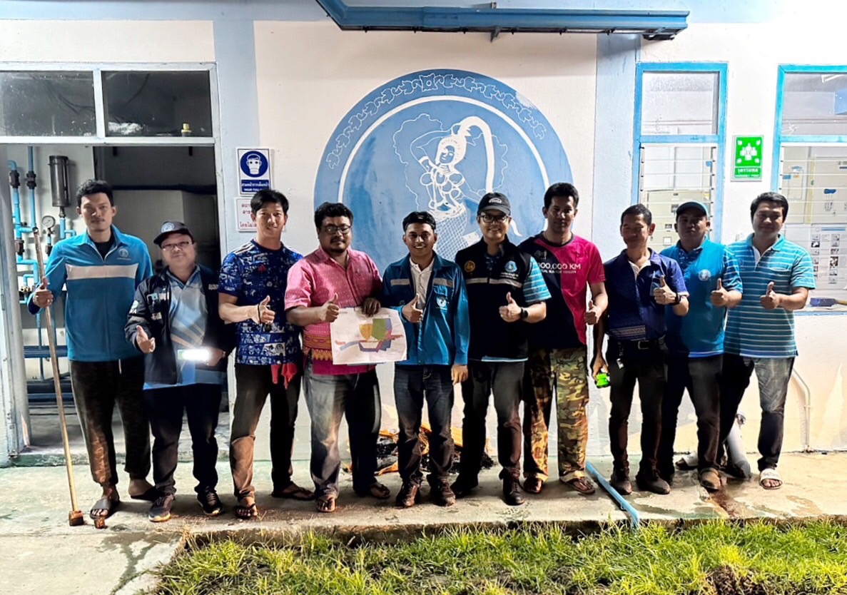 กปภ.สาขากระบี่ ดำเนินงานตามแผนบริหารจัดการน้ำสูญเสียเชิงรุก เดินหน้าลงพื้นที่ื้ทำ Step Test MM08/DM12-01-สถานีผลิตและจ่ายน้ำเขาพนม ตำบลเขาพนม อำเภอเขาพนม จังหวัดกระบี่ เดินเท้าหาท่อแตกรั่ว พร้อมซ่อมปิดจุด เพื่อลดการเกิดน้ำสูญเสีย
