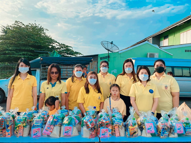 กปภ.สาขากุยบุรี ร่วมพิธีทำบุญตักบาตรถวายเป็นเป็นพระราชกุศลเนื่องในวันคล้ายวันพระบรมราชสมภพ พระบาทสมเด็จพระบรมชนกาธิเบศร มหาภูมิพลอดุลยเดชมหาราช บรมนาถบพิตร วันชาติ และวันพ่อแห่งชาติ ประจำปี 2566