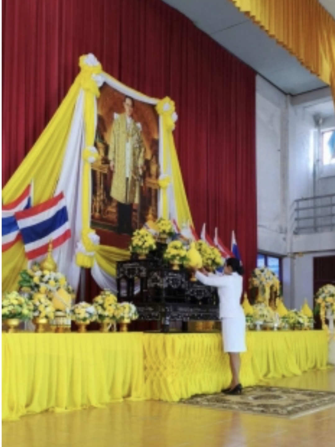 กปภ.สาขากุยบุรีเข้าร่วมพิธีวางพานพุ่มดอกไม้และพิธีถวายบังคมหน้าพระบรมฉายาลักษณ์ เนื่องในวันพ่อแห่งชาติ 5 ธันวาคม 2566