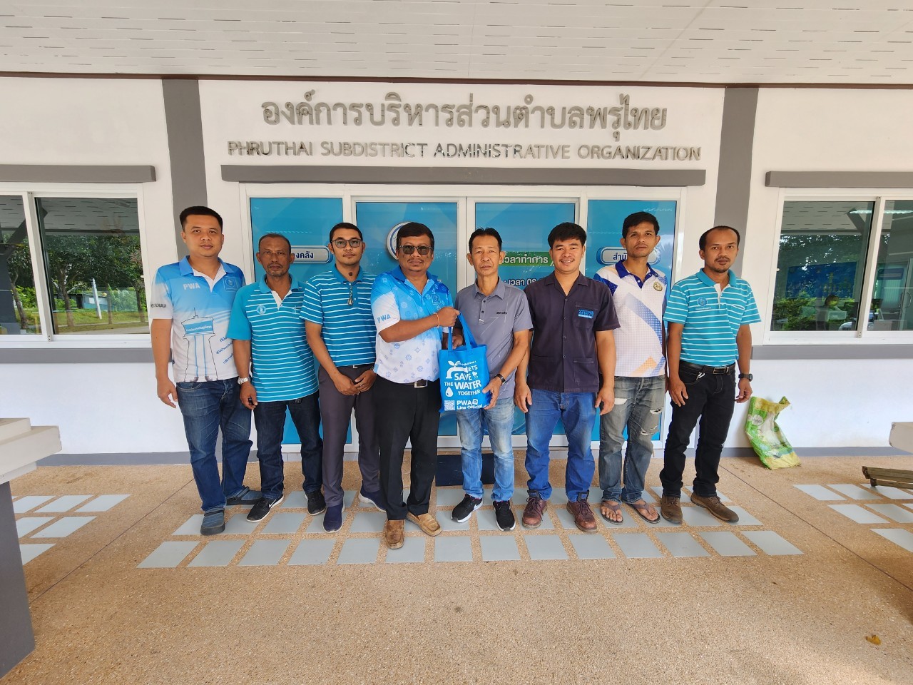 กปภ.สาขาบ้านตาขุนดำเนินกิจกรรม โครงการน้ำประปา กปภ.-อปท. เพื่อปวงชน ประจำปีงบประมาณ 2567 ณ องค์การบริหารส่วนตำบลพรุไทย ต.พรุไทย อ.บ้านตาขุน จ.สุราษฎร์ธานี