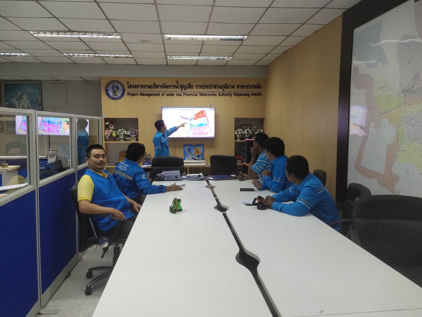 กปภ.สาขาปากพนัง ลงพื้นที่เดินสำรวจหาท่อแตก/ท่อรั่ว จากการทำ step test ตามแผนลดน้ำสูญเสีย บริเวณพื้นที่ถนนศรีสมบูรณ์ และถนนสุนอนันต์ ต.ปากพนังฝั่งตะวันตก อ.ปากพนัง จ.นครศรีธรรมราช