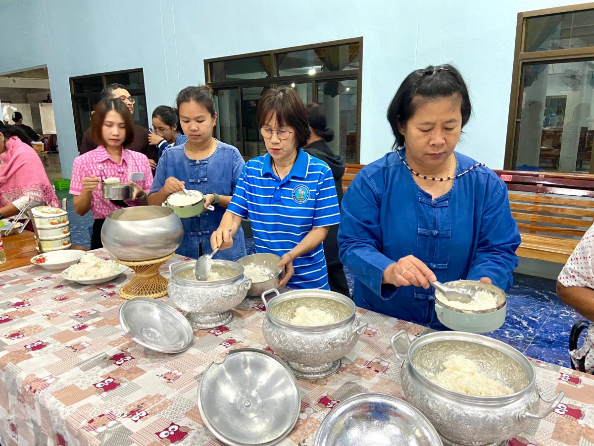 กปภ.สาขาขลุง เข้าร่วมกิจกรรมเข้าวัดทำบุญวันธรรมสวนะ (วันพระ) ณ วัดหนองระหาน ตำบลบ่อ อำเภอขลุง จังหวัดจันทบุรี