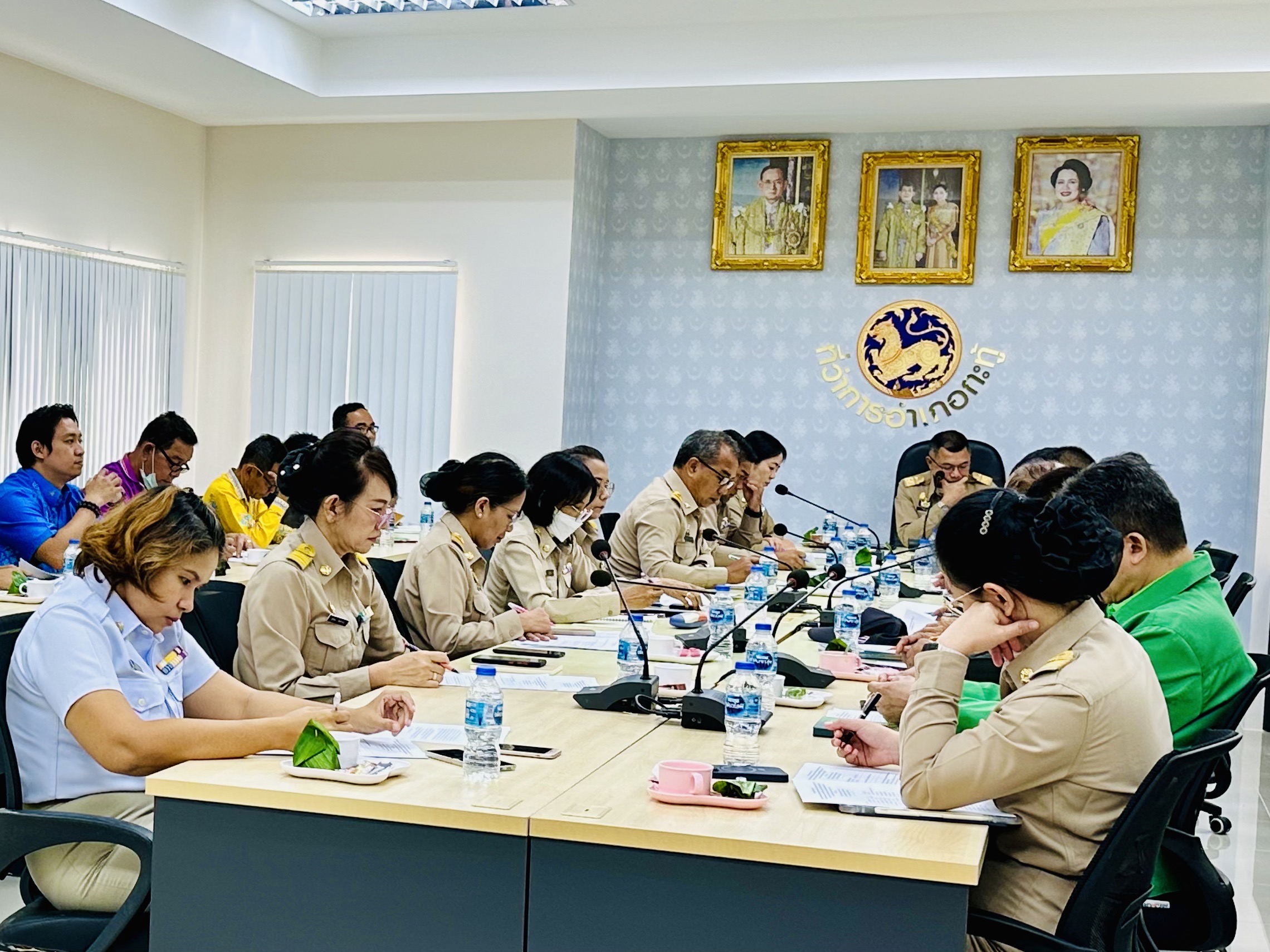 กปภ.สาขาภูเก็ต เข้าร่วมประชุมเชิงบูรณาการหัวหน้าส่วนราชการ หัวหน้าหน่วยงานรัฐวิสาหกิจ ผู้บริหารองค์กรปกครองส่วนท้องถิ่น กำนัน ผู้ใหญ่บ้าน แพทย์ประจำตำบล และสารวัตรกำนัน ตำบลกมลาทุกหมู่บ้าน และคณะกรรมการบริหารงานอำเภอกะทู้ (ก.บ.อ.กะทู้)