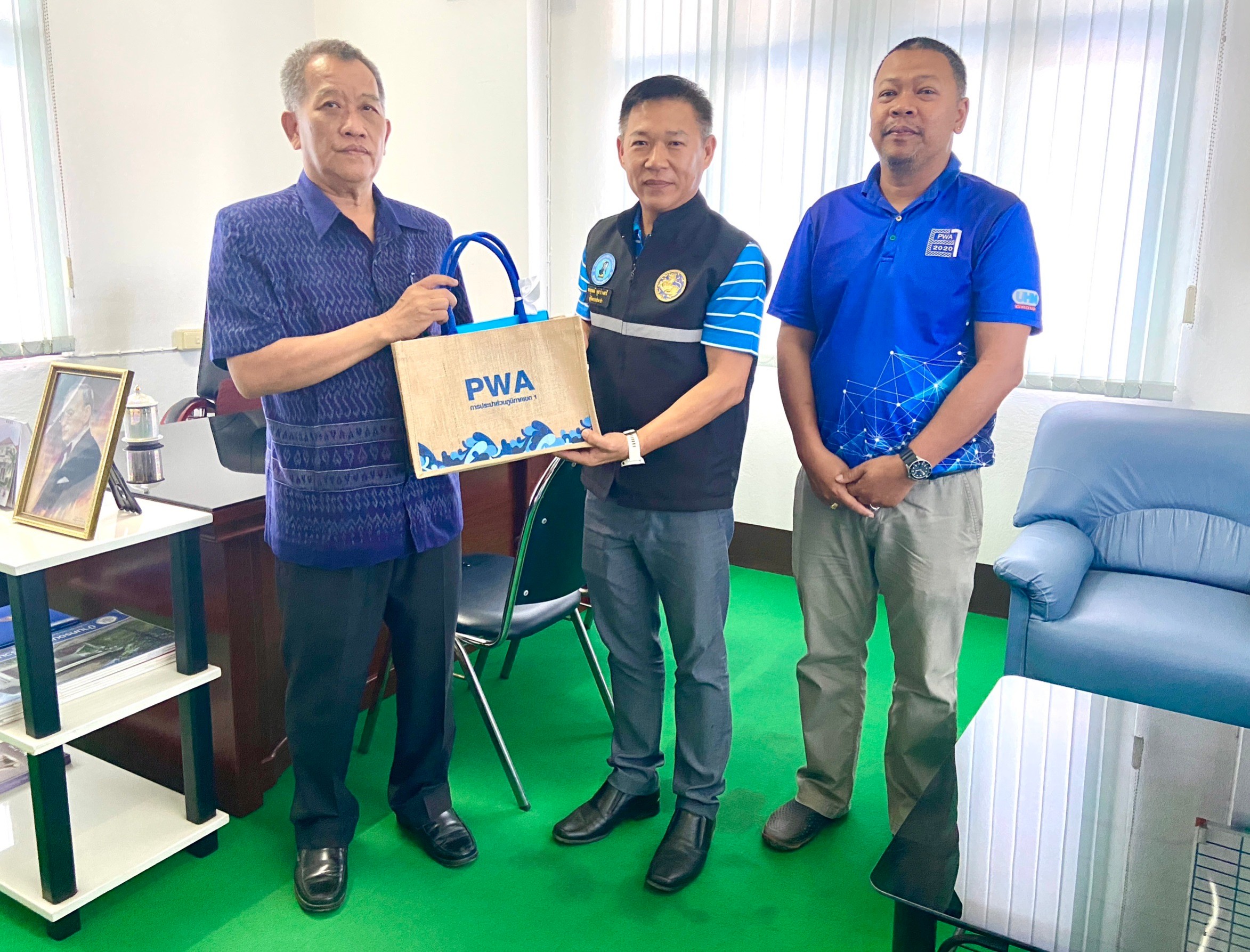 กปภ.สาขาขลุง เข้าร่วมสวัสดีปีใหม่และขอพรจากนายอำเภอขลุง, นายอำเภอแหลมสิงห์ เทศบาลและองค์การบริหารส่วนตำบล (อบต.) ในเขตพื้นที่รับผิดชอบ เนื่องในโอกาส​วาระดิถีขึ้นปีใหม่​ 2567