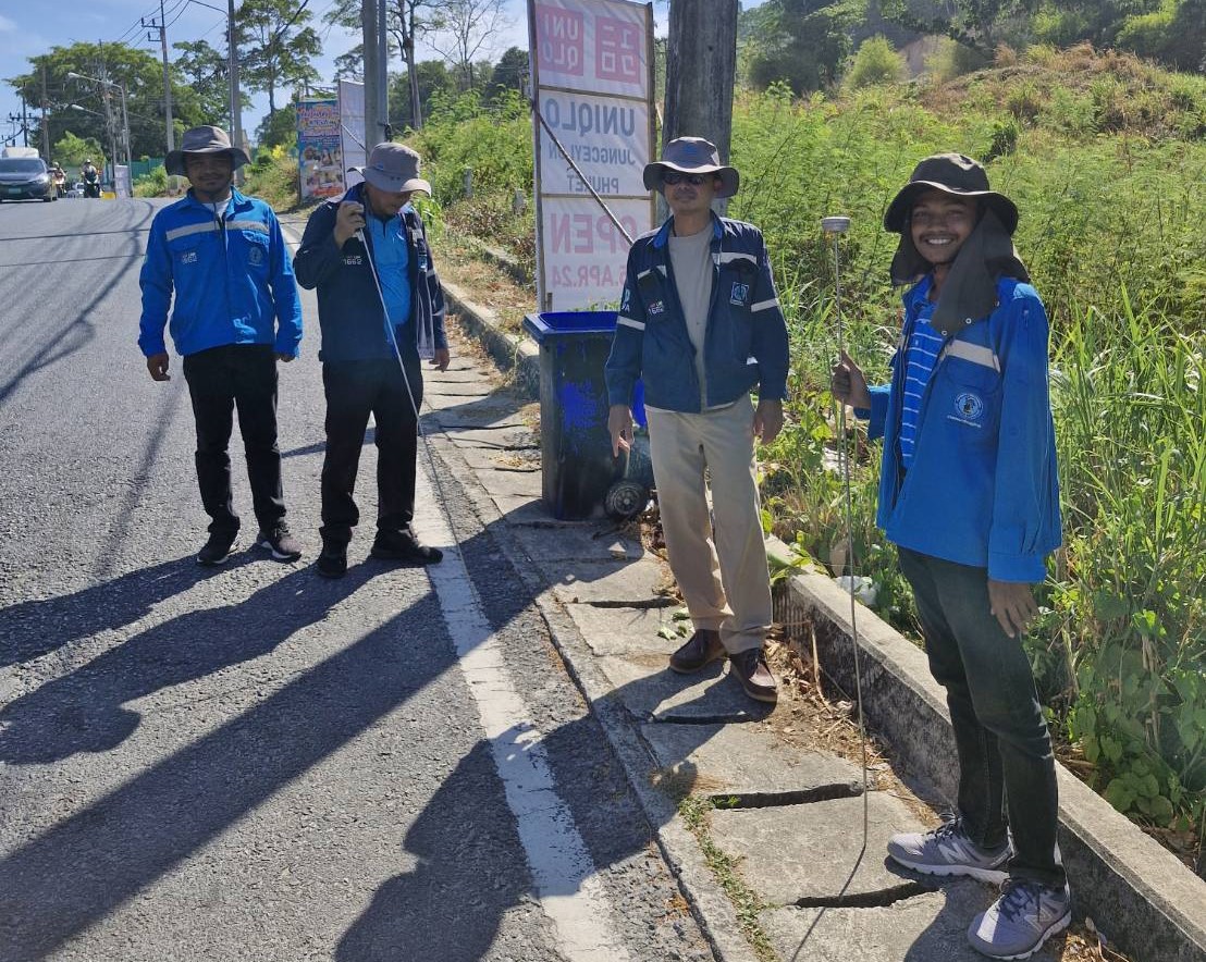 กปภ.สาขาภูเก็ต ลงพื้นที่สำรวจหาท่อแตกท่อรั่วเชิงรุก (ALC) บริเวณ ถนนสิริราช ต.ป่าตอง อ.กะทู้ จ.ภูเก็ต