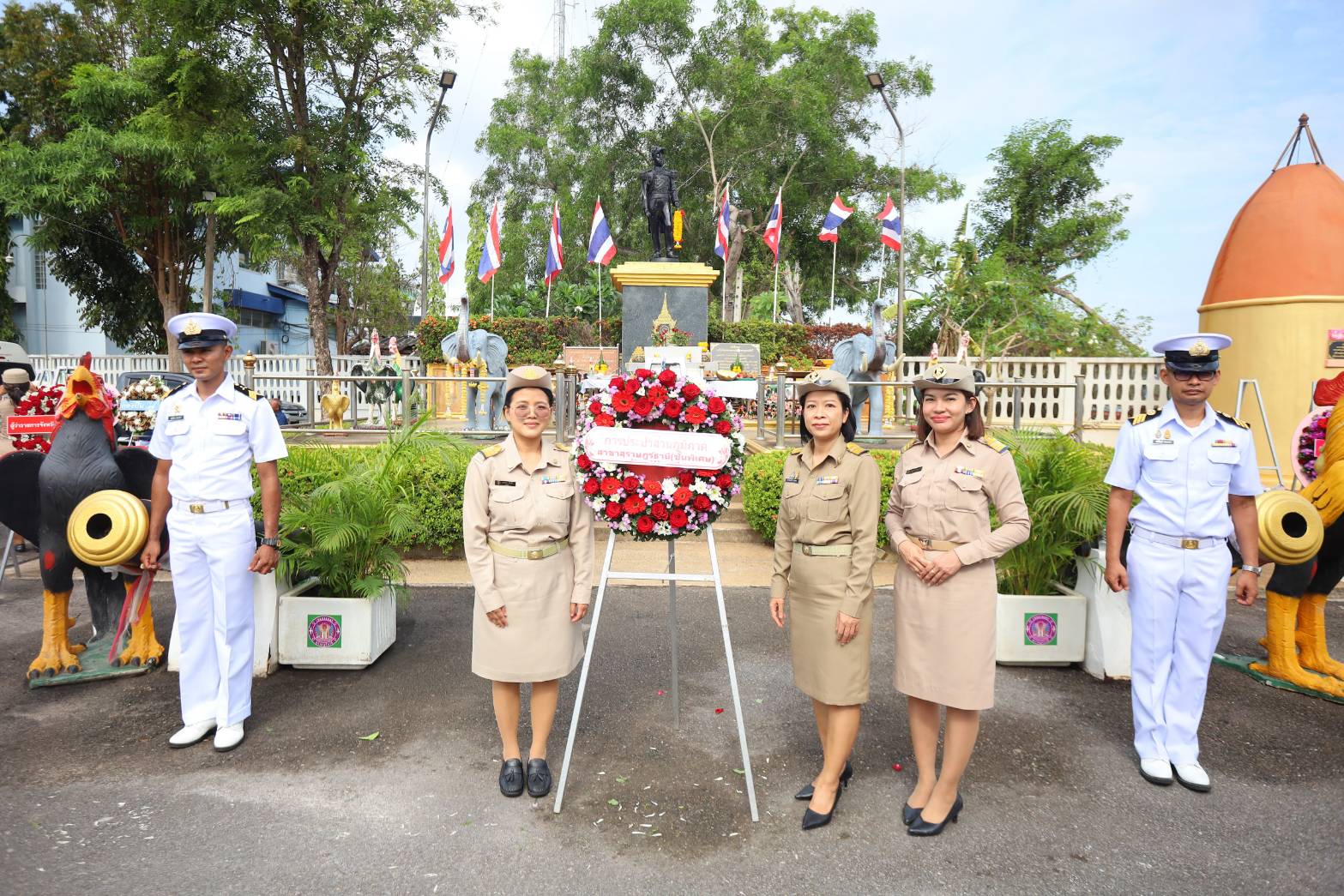 การประปาส่วนภูมิภาค สาขาสุราษฎร์ธานี(พ) ร่วมวางพวงมาลาและถวายสักการะ เนื่องในวันคล้ายวันสิ้นพระชนม์ของพลเรือเอกพระเจ้าบรมวงศ์เธอ กรมหลวงชุมพรเขตอุดมศักดิ์ หรือวันอาภากร ประจำปี 2567