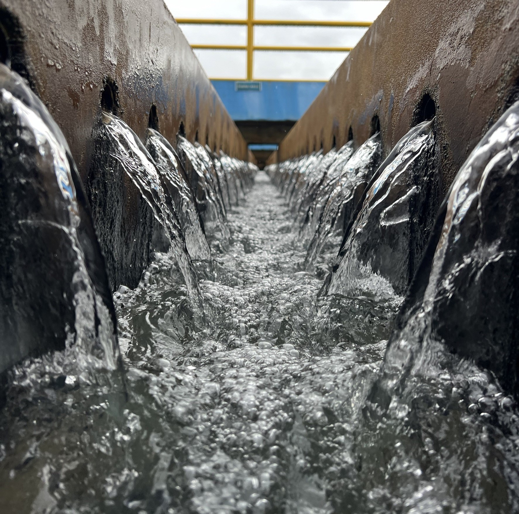 สาขาภูเก็ต ดำเนินการล้างถังตกตะกอน ภายใต้โครงการ บริหารจัดการน้ำสะอาด Water Safety Plan ณ สถานีผลิตน้ำบ้านบางโจ