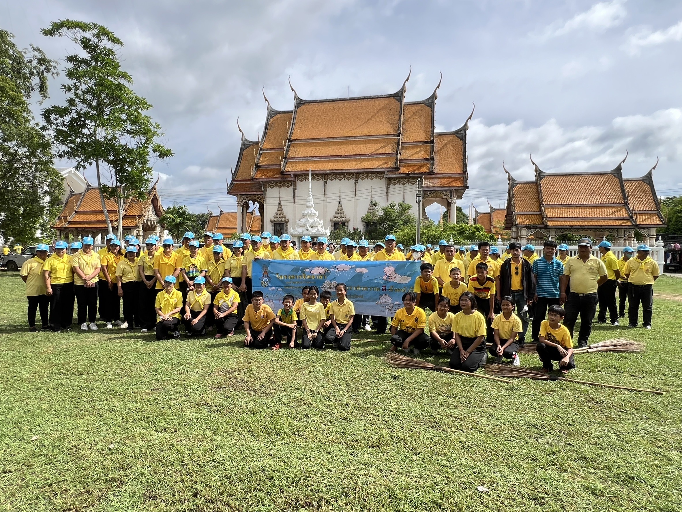 กปภ.สาขากุยบุรี ร่วมกิจกรรมจิตอาสาพัฒนาวัดกุยบุรี เนื่องในวันคล้ายวันสวรรคตสมเด็จพระนารายณ์มหาราช"