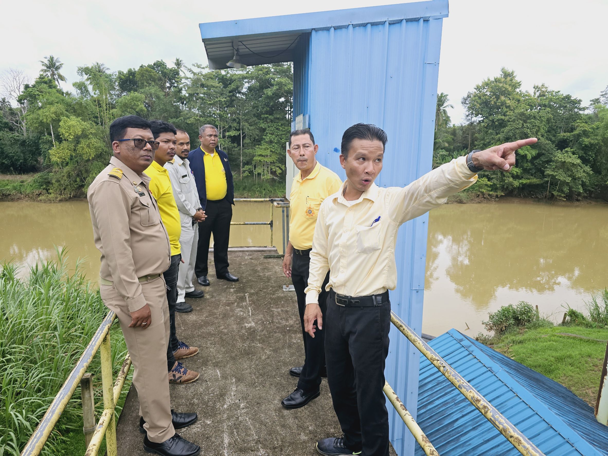 กปภ.สาขาบ้านตาขุน  ให้การต้อนรับ นายวิทยา สามสุวรรณ ผอ.กปภ.เขต.4 พร้อมด้วย นายไกรสร มะหะหมัด ผช.กปภ.ข.4 ตรวจเยี่ยมการประปาส่วนภูมิภาคสาขาบ้านตาขุน