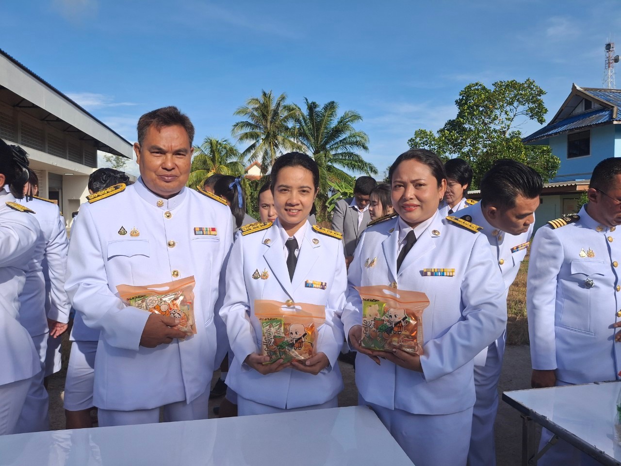 การประปาส่วนภูมิภาคสาขาหลังสวน เข้าร่วมพิธีทำบุญตักบาตรเฉลิมพระเกียรติสมเด็จพระนางเจ้าสิริกิติ์ พระบรมราชินีนาถ พระบรมราชชนนีพันปีหลวง เนื่องในโอกาสวันเฉลิมพระชนมพรรษา 12 สิงหาคม 2567