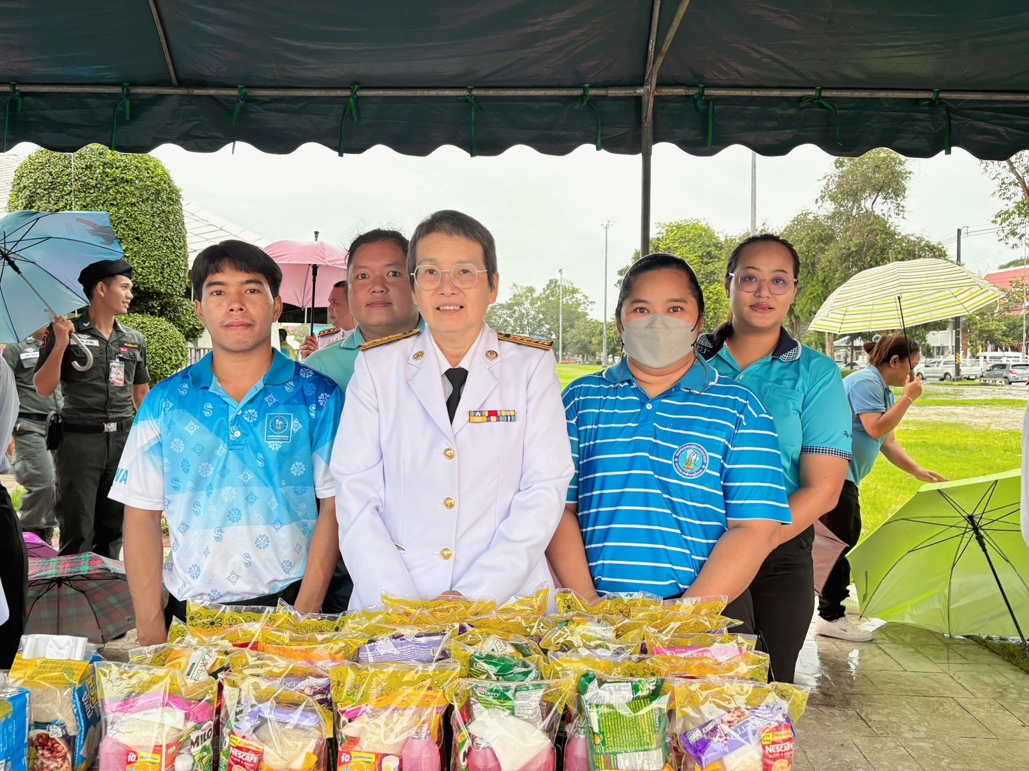 กปภ.สาขาตราด เข้าร่วมพิธีทำบุญตักบาตรถวายพระราชกุศล เฉลิมพระเกียรติพระบาทสมเด็จพระนางเจ้าสิริกิติ์  พระบรมราชินีนาถ พระบรมราชชนนีพันปีหลวง เนื่องในวันเฉลิมพระชนมพรรษา 12 สิงหาคม 2567