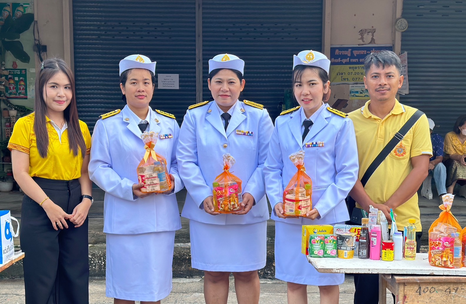 การประปาส่วนภุมิภาคสาขาชุมพรร่วมพิธีทำบุญตักบาตรถวายพระราชกุศล เนื่องในวันนวมินทรมหาราช