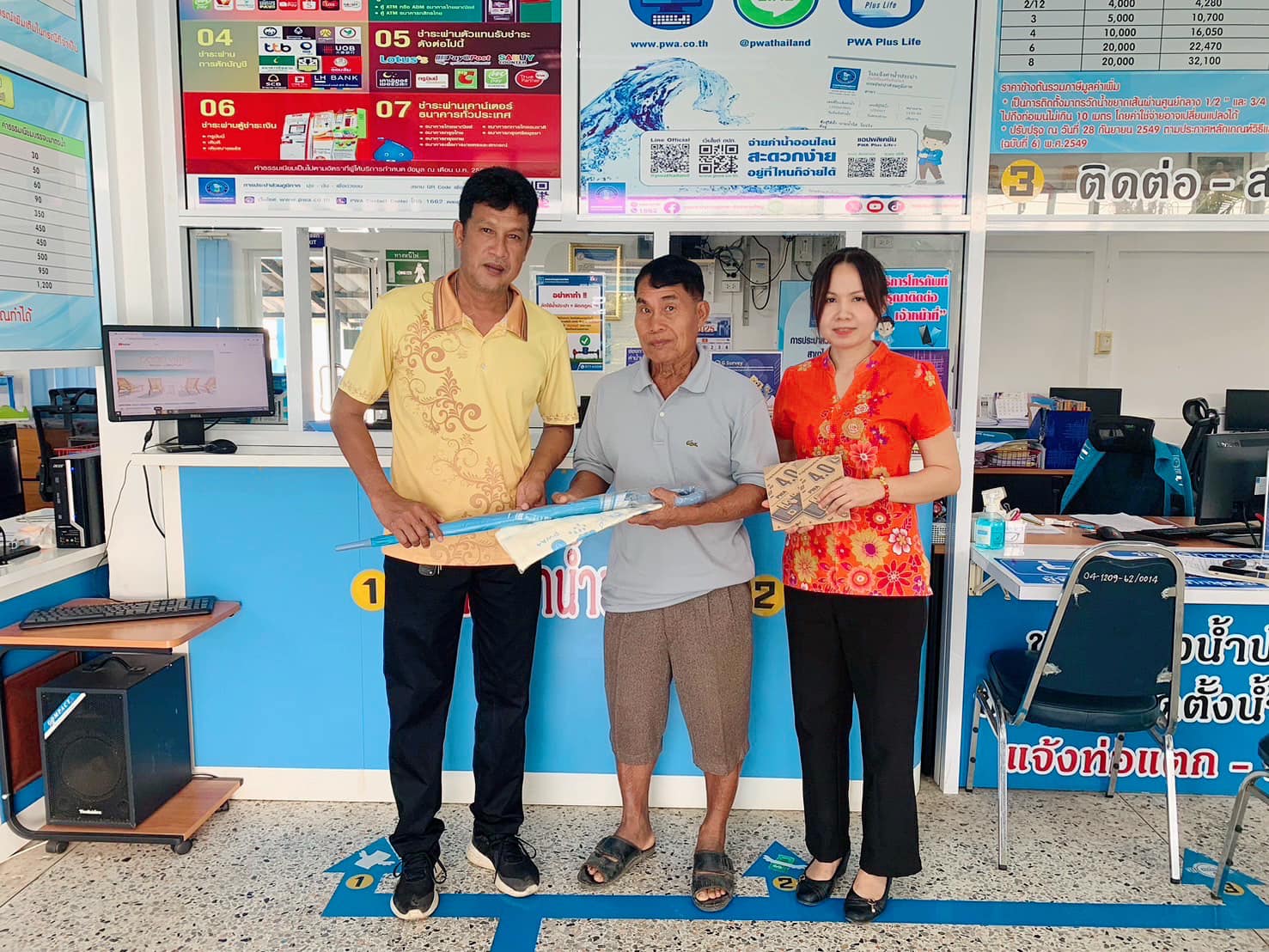 การประปาส่วนภูมิภาคสาขาไชยา จัดกิจกรรมแจกของที่ระลึกให้แก่ลูกค้าที่มาชำระค่าติดตั้งมิเตอร์ประปาใหม่ ณ สำนักงาน กปภ.สาขาไชยา ประจำปี 2568