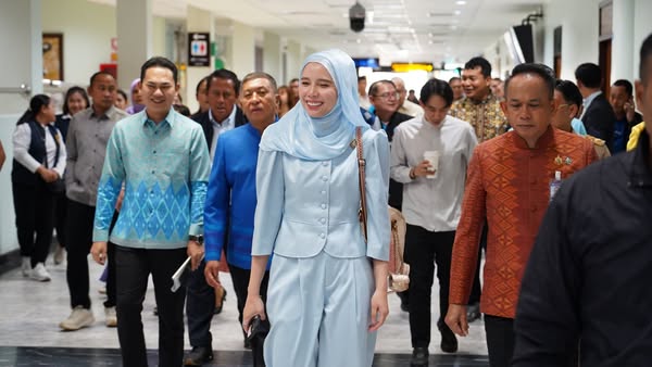 มท.3 ร่วมพิธีอำนวยความสะดวกแก่ผู้เดินทางไปประกอบพิธีฮัจย์ ประจำปี 2568 (ฮ.ศ.1446)