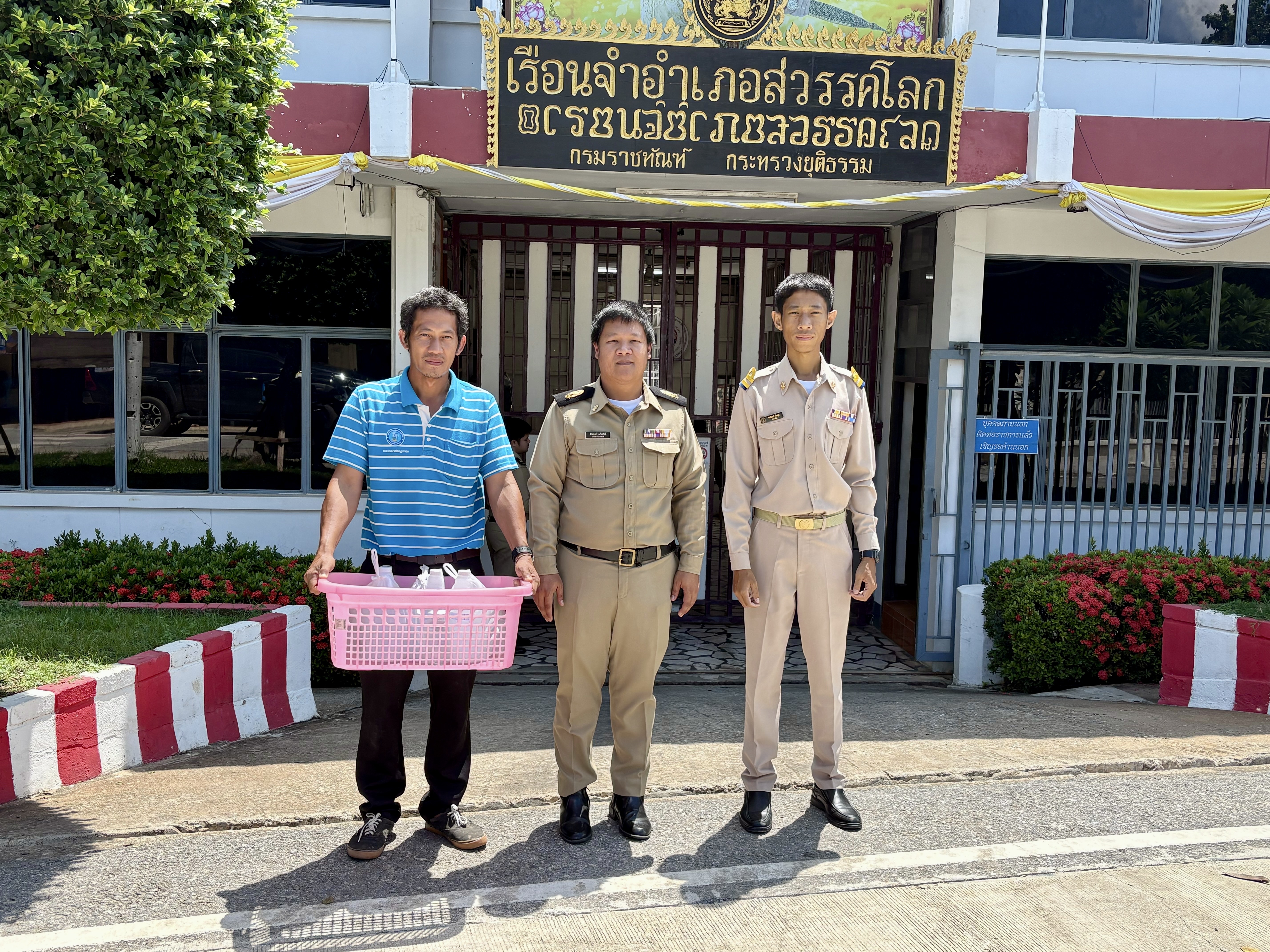 กปภ.สาขาสวรรคโลก ตรวจสอบคุณภาพน้ำและเก็บตัวอย่างน้ำประปาภายในเรือนจำอำเภอสวรรคโลก