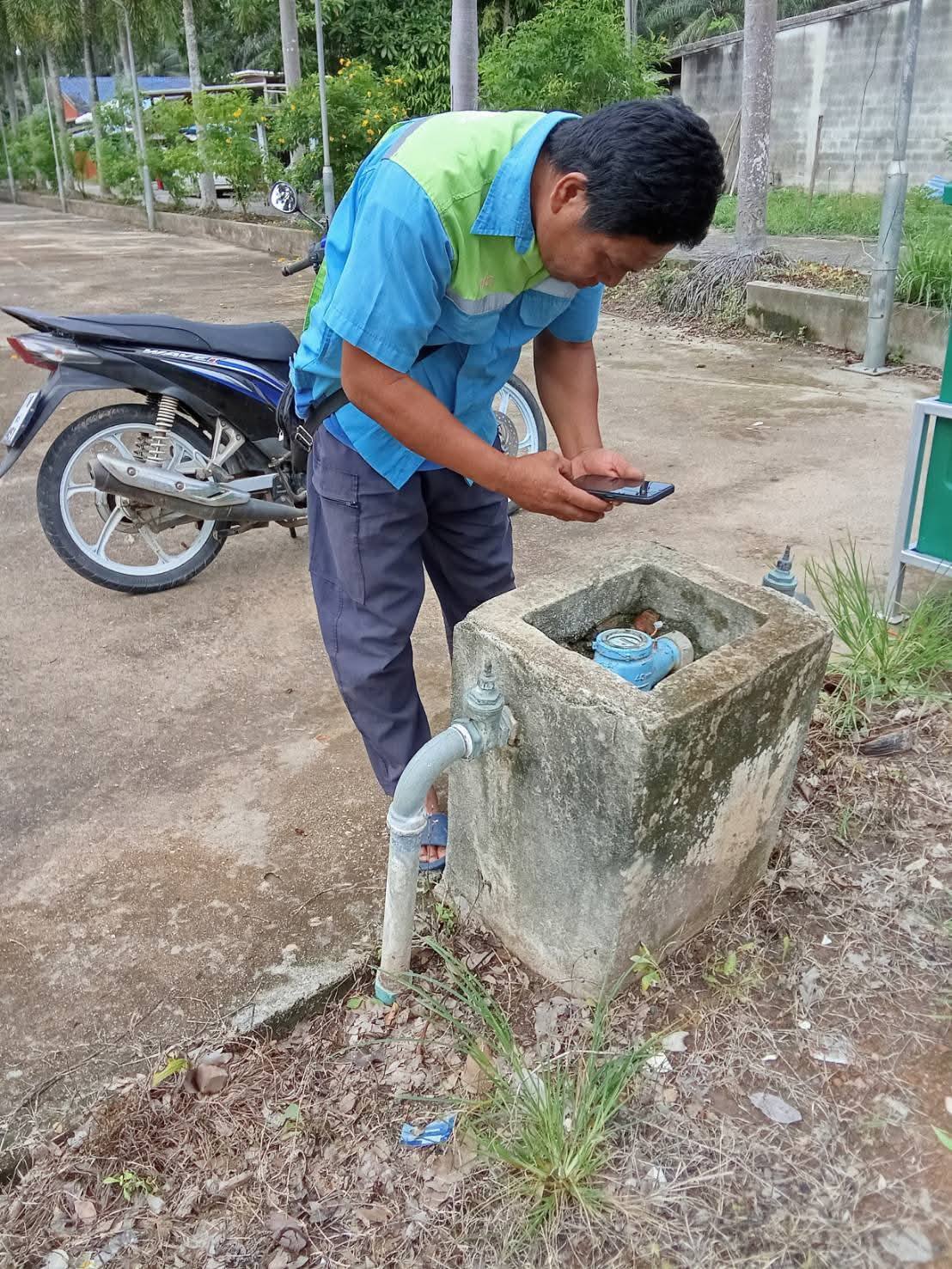 การประปาส่วนภูมิภาคสาขาอ่าวลึก สุ่มตรวจสอบมาตรวัดน้ำออนไลน์ ในพื้นที่อำเภออ่าวลึก และพื้นที่อำเภอปลายพระยา จังหวัดกระบี่