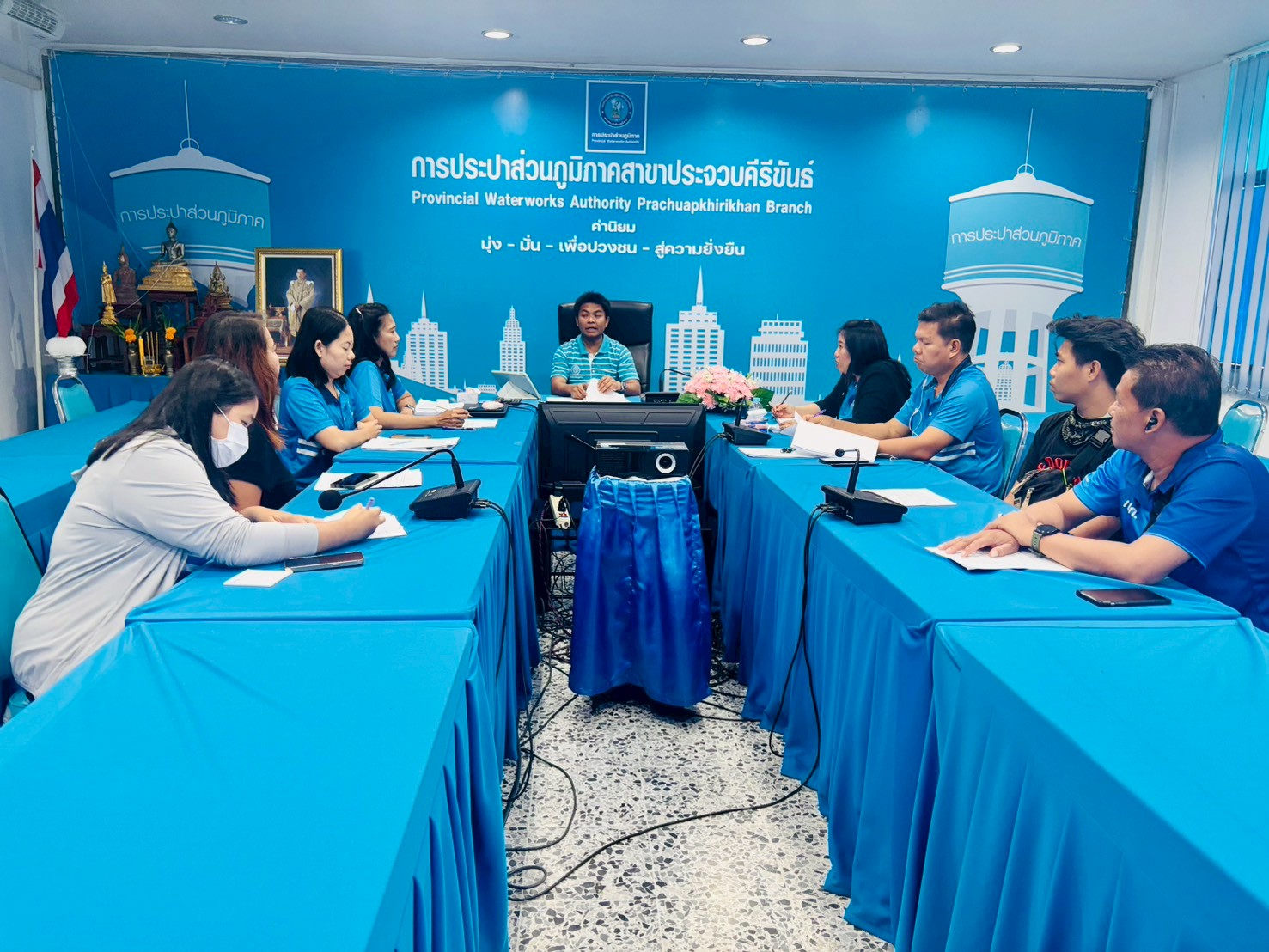 กปภ.สาขาประจวบคีรีขันธ์ ประชุมซักซ้อมแนวทางการกำกับดูแลตรวจสอบผู้รับจ้างตัดมาตร ประสานมาตร ให้ปฏิบัติตามข้อกำหนดขอบเขตงานอย่างเคร่งครัด