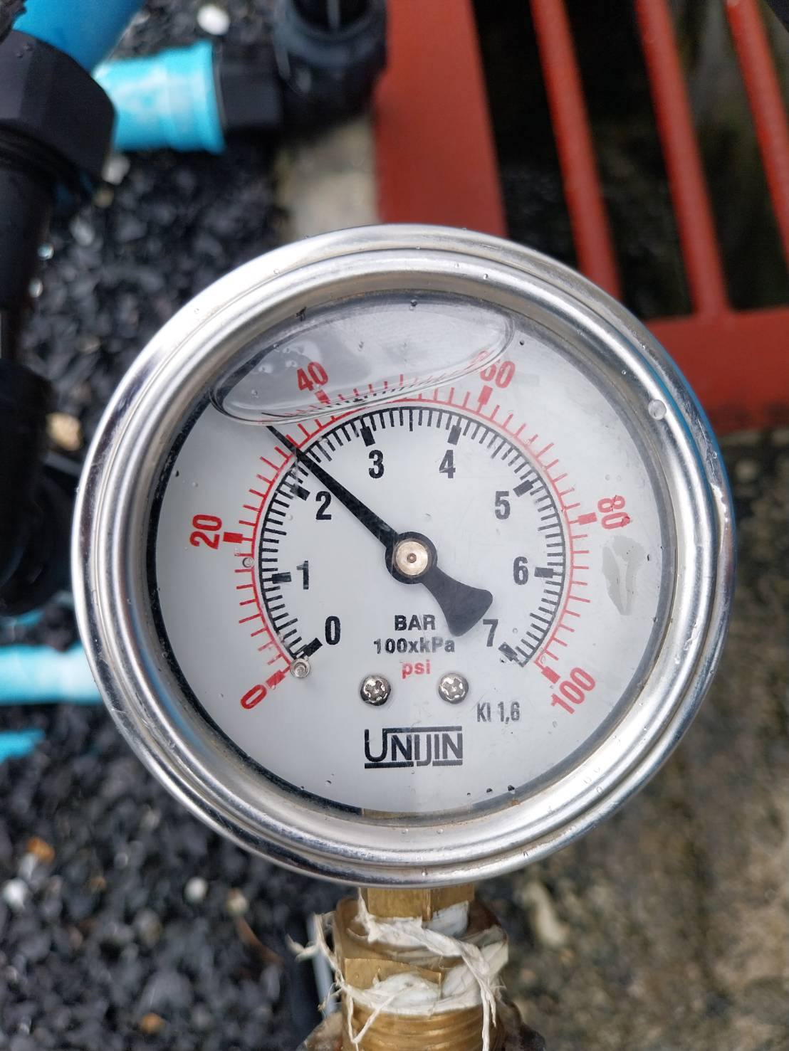 การประปาส่วนภูมิภาคสาขาอ่าวลึก ลงพื้นที่ตามโครงการ "ผู้ใช้น้ำมั่นใจ กปภ.เช็คชัวร์" โดยทำการตรวจสอบแรงดันน้ำ บริเวณพื้นที่อำเภออ่าวลึก จังหวัดกระบี่