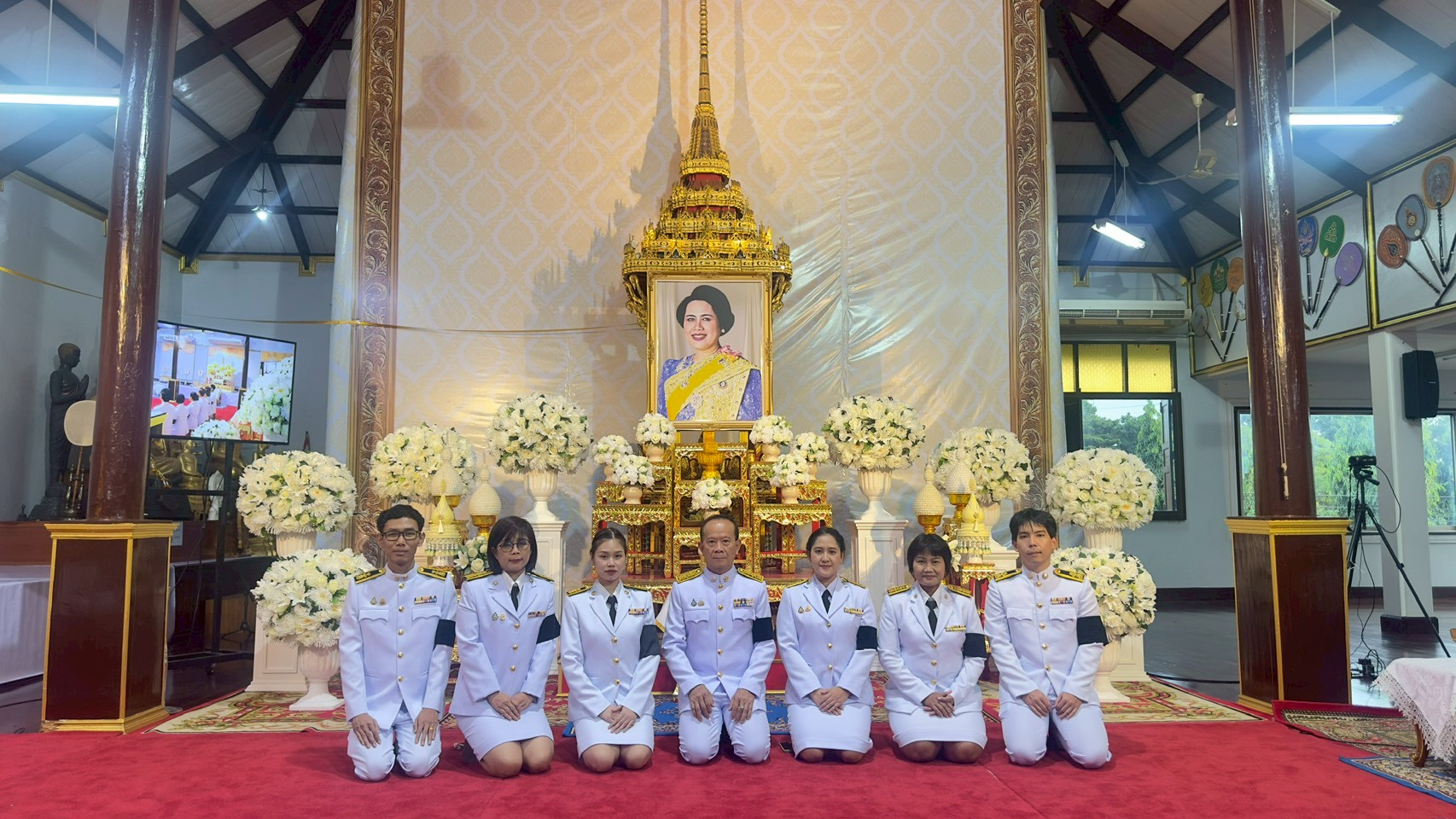 กปภ.สาขารังสิต(พ) ร่วมพิธีสวดพระอภิธรรม ถวายเป็นพระราชกุศลแด่ สมเด็จพระพันปีหลวง พร้อมแจกน้ำดื่มแก่ประชาชน