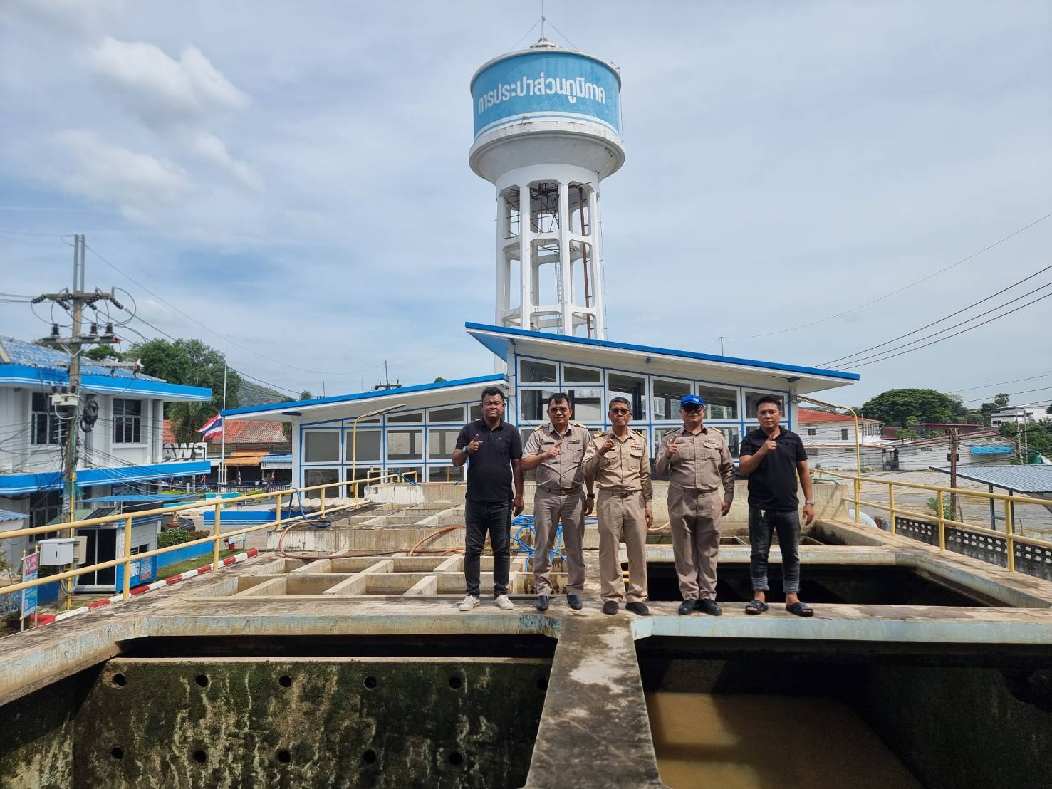 กปภ.สาขากาญจนบุรี ทำกิจกรรมล้างถังตกตะกอน โรงกรองน้ำขนาด 160 ลบ.ม./ชม. สถานีผลิตน้ำแม่ข่ายกาญจนบุรี