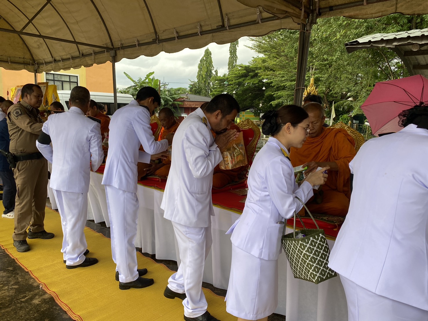 การประปาส่วนภูมิภาคสาขาคลองท่อม เข้าร่วมข้าร่วมกิจกรรมเฉลิมพระเกียรติพระบาทสมเด็จพระมงกุฎเกล้าเจ้าอยู่หัวเนื่องในโอกาสวันคล้ายวันสวรรคต ครบ 100 ปี และกิจกรรมเฉลิมพระเกียรติสมเด็จพระภคินีเธอ เจ้าฟ้าเพชรรัตนราชสุดา สิริโสภาพัณณวดี เนื่องในโอกาสวันคล้ายวันประสูติครบ 100 ปี