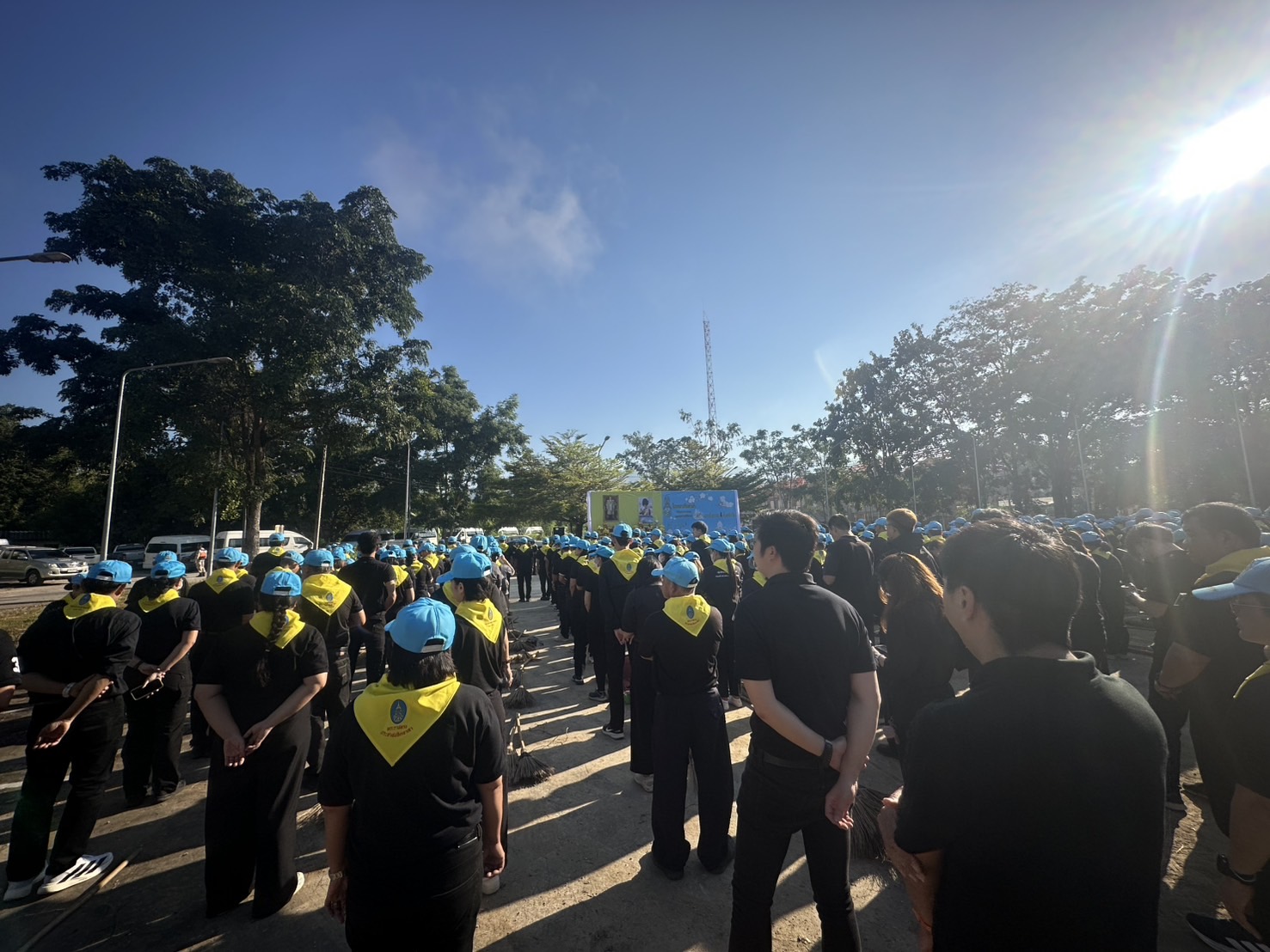 กปภ.สาขาลำปางร่วมกิจกรรมจิตอาสาพัฒนา เนื่องในวันคล้ายวันพระบรมราชสมภพ พระบาทสมเด็จพระบรมชนกาธิเบศรมหาภูมิพลอดุลยเดชมหาราช บรมนาถบพิตร วันชาติ วันพ่อแห่งชาติ และวันดินโลก