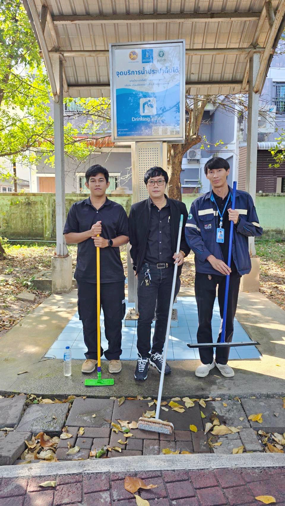 กปภ.สาขาปทุมธานี(พ.) รายงานผลการดำเนินการทำความสะอาดแท่นน้ำประปาดื่มได้ เพื่อสร้างความพึงพอใจ ประทับใจ และความมั่นใจในคุณภาพน้ำของ กปภ. ให้กับลูกค้า ประจำเดือนธันวาคม 2568