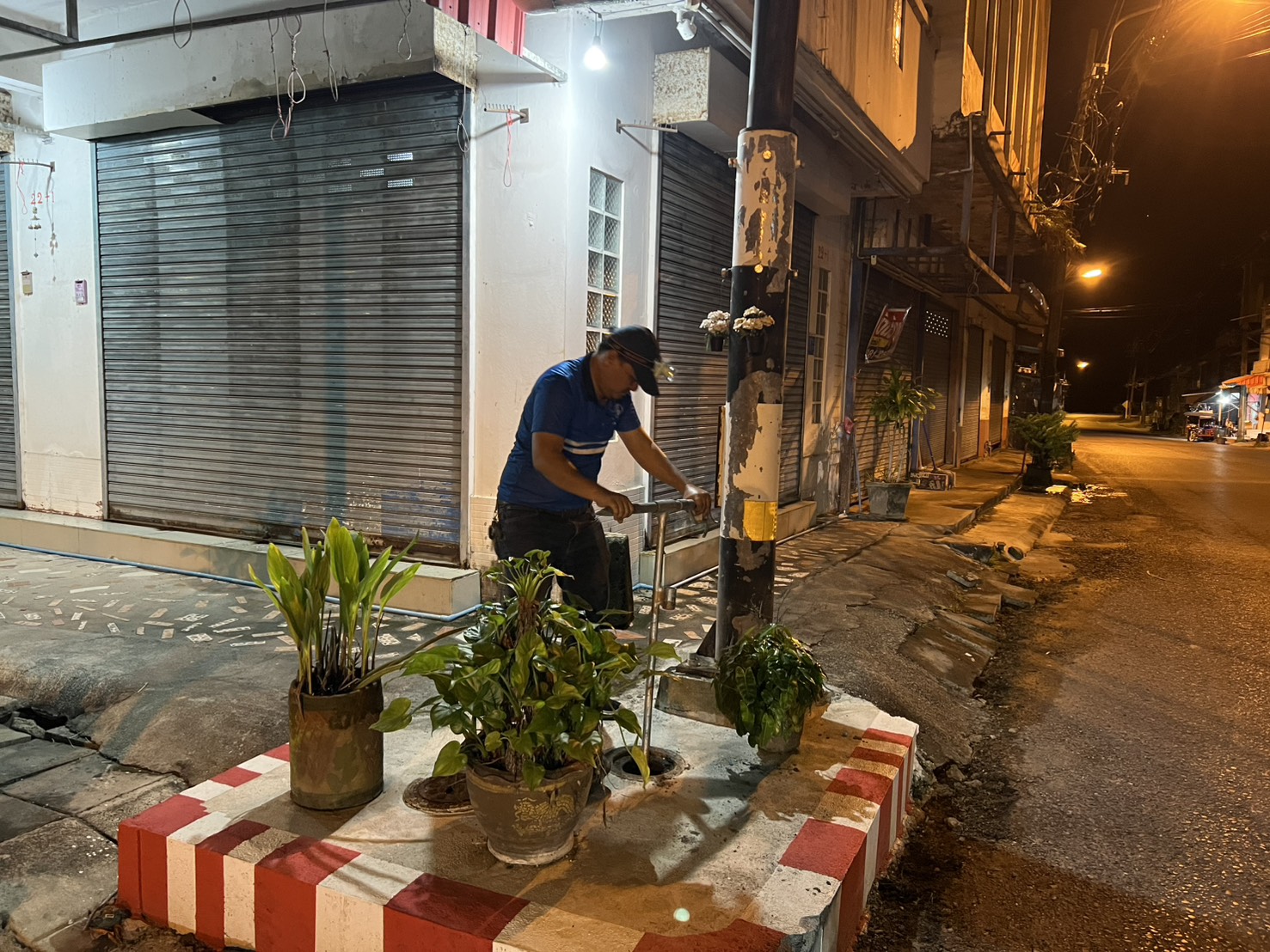 กปภ.สาขาขนอม ลงพื้นที่ปฏิบัติงานลดน้ำสูญเสีย โดยวิธี Step Test mm-01 บริเวณพื้นโรงกรองน้ำบางคู ต.ควนทอง อ.ขนอม จ.นครศรีธรรมราช ตามแผนปฏิบัติการลดน้ำสูญเสีย