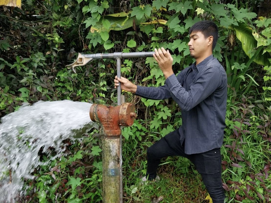 การประปาส่วนภูมิภาคสาขาอ่าวลึก  ลงพื้นที่โบล์วตะกอน ตามแผนระบายตะกอนในเส้นท่อ บริเวณพื้นที่ อำเภออ่าวลึก จังหวัดกระบี่